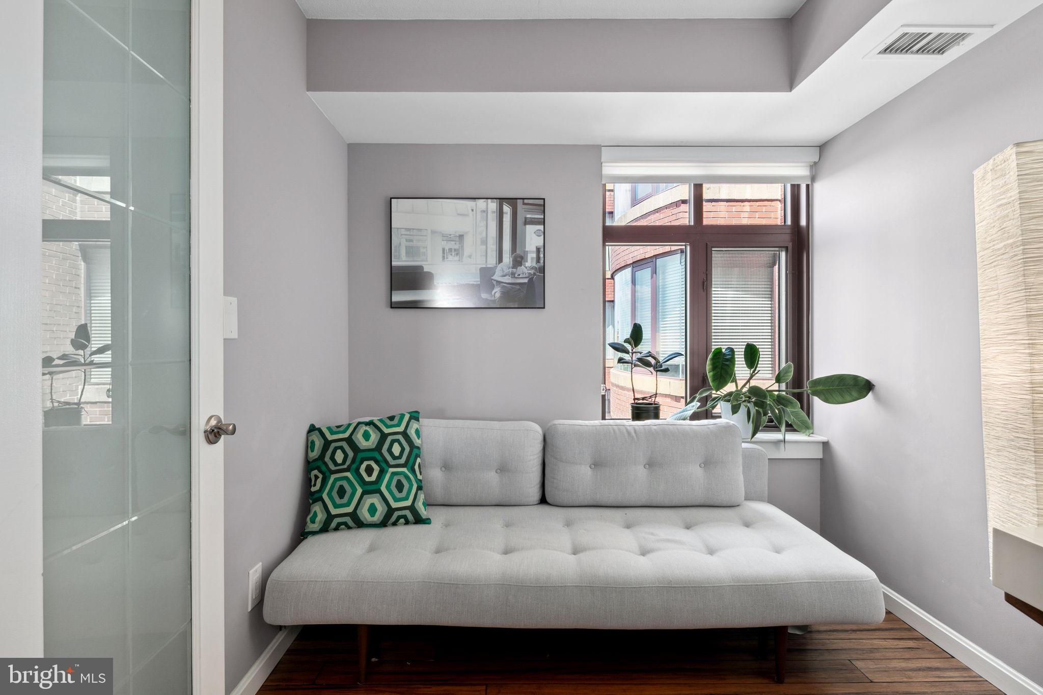 CLARENDON - Residential