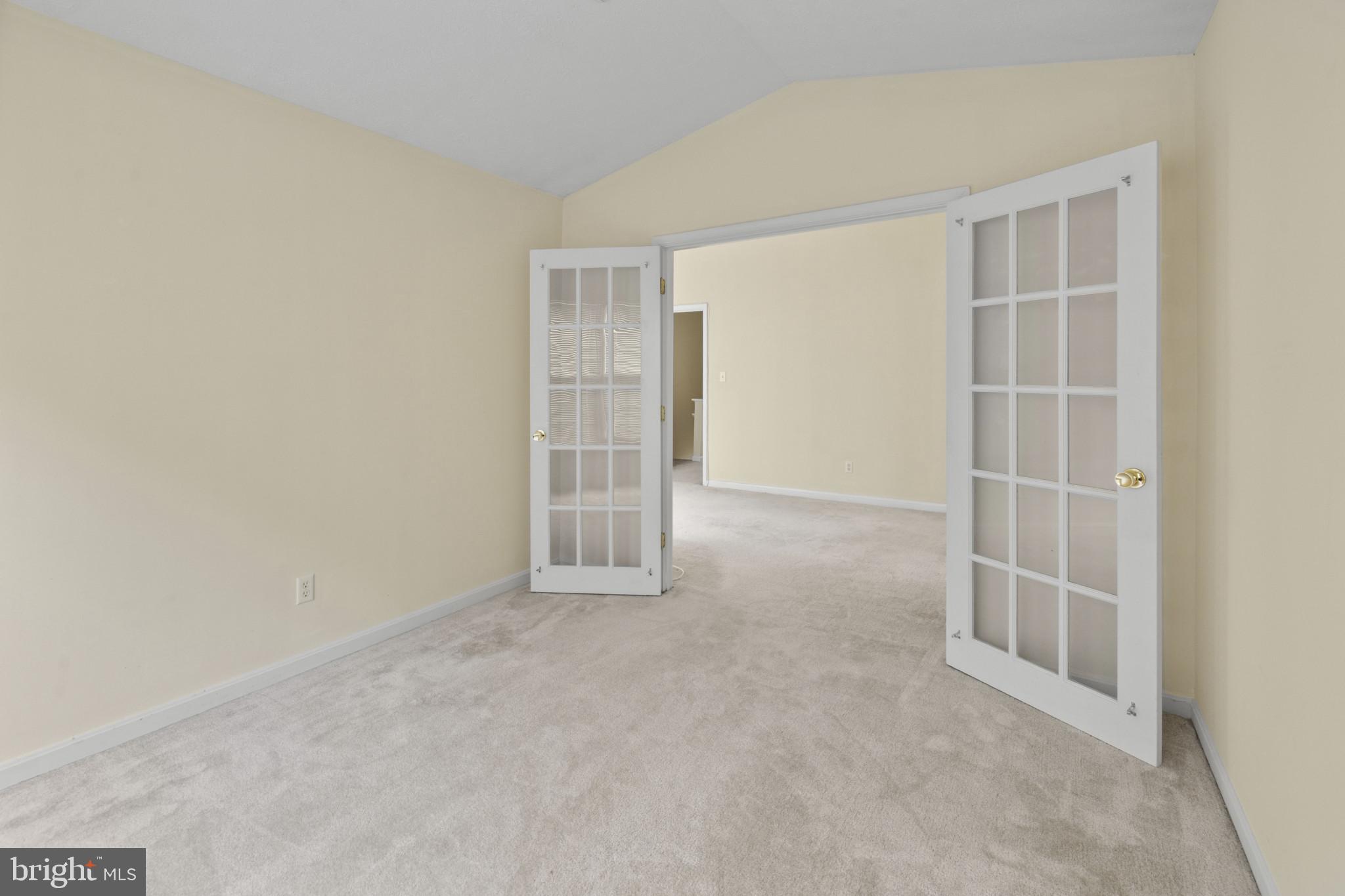 CONSTANT WOODS - Residential