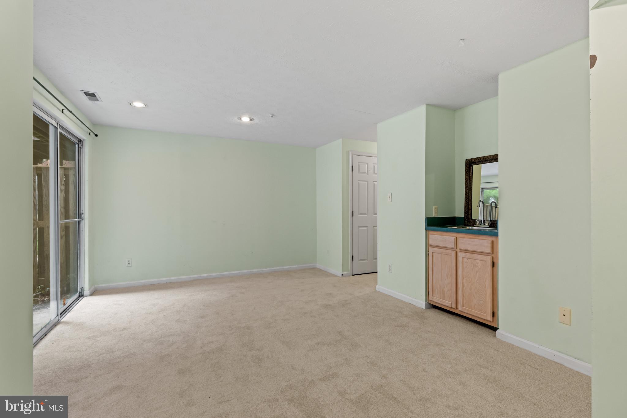 CONSTANT WOODS - Residential
