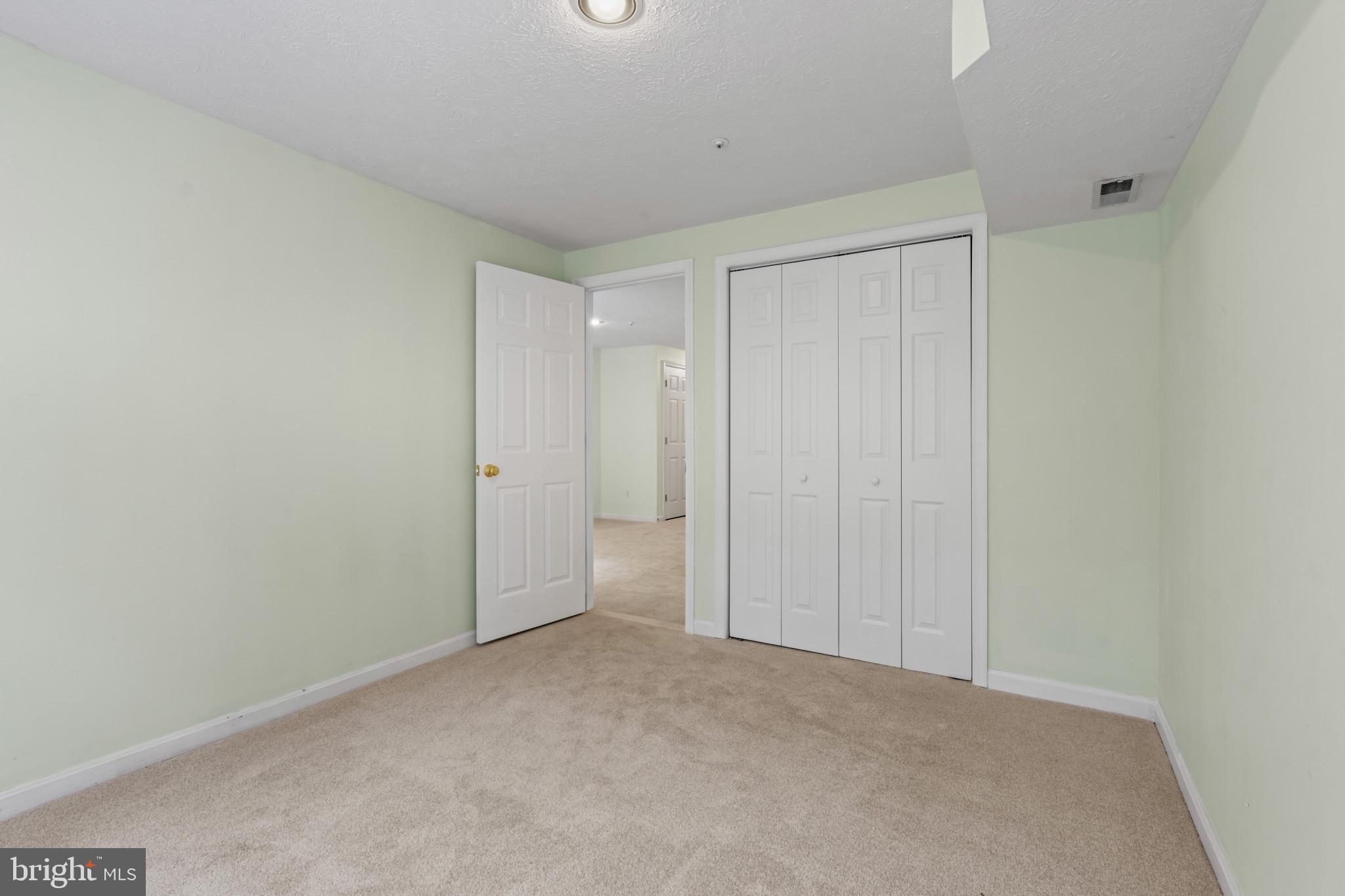CONSTANT WOODS - Residential