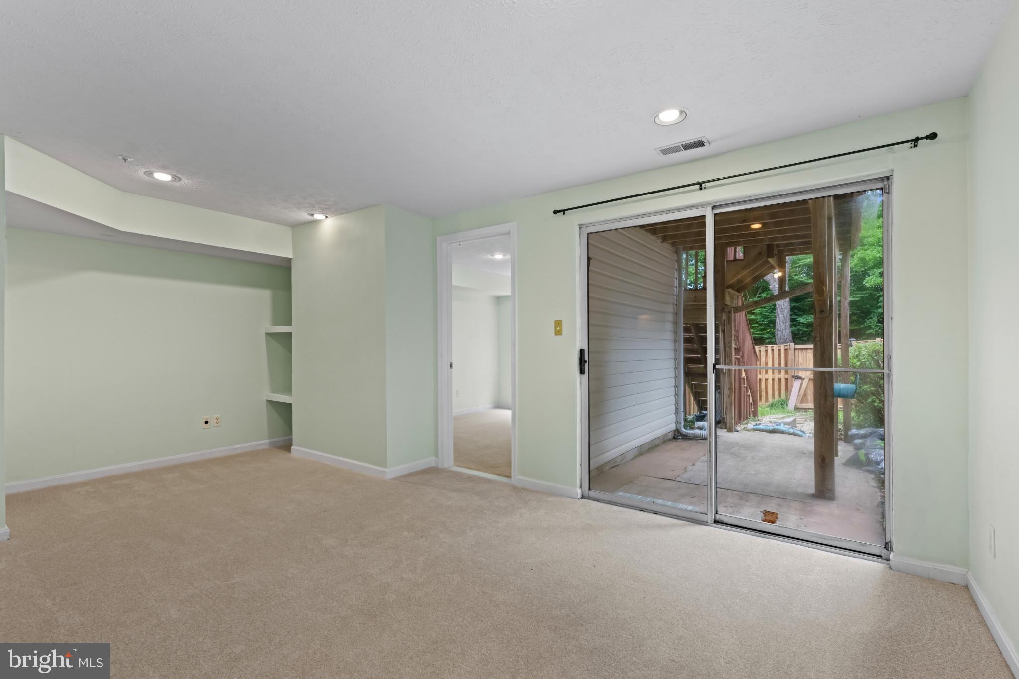 CONSTANT WOODS - Residential