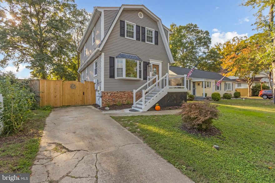 Single Family 3 bedroom 1.5 Bath home in Londontowne, Edgewater.  Freshly painted, New carpet in 2023.  All appliances replaced in 2023.  Siding, windows, roof, gutters and downspouts replaced 2015 has transferable lifetime warranty!  Back yard has large shed.
 SOLAR PANELS ARE OWNED.
Newly fenced yard, New Front and back Deck. Full Basement with  Family Room has access to the back yard. 
 Chimney Vent for pellet stove in living room.  Hardwood floors under all carpet.