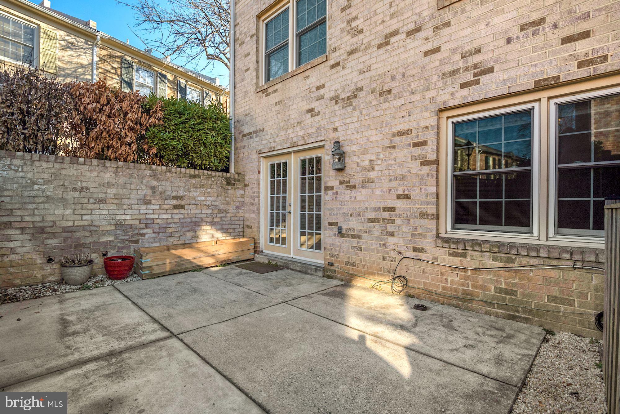 WESTLAKE TERRACE - Residential Lease