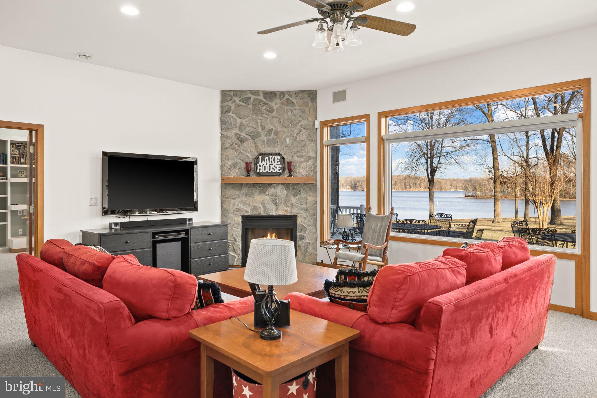 TALL PINES - Residential