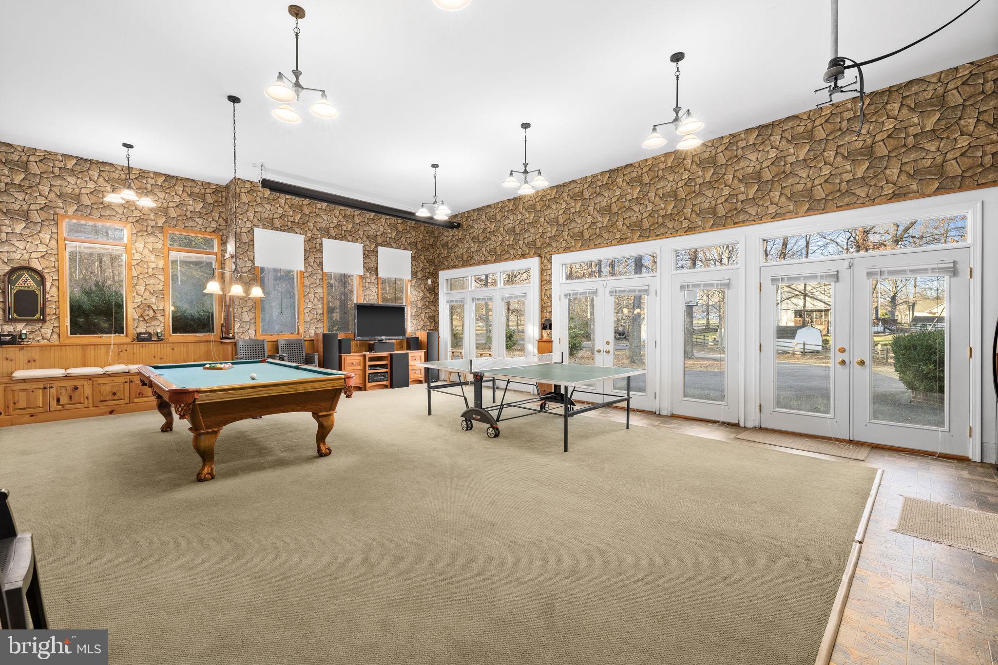 TALL PINES - Residential