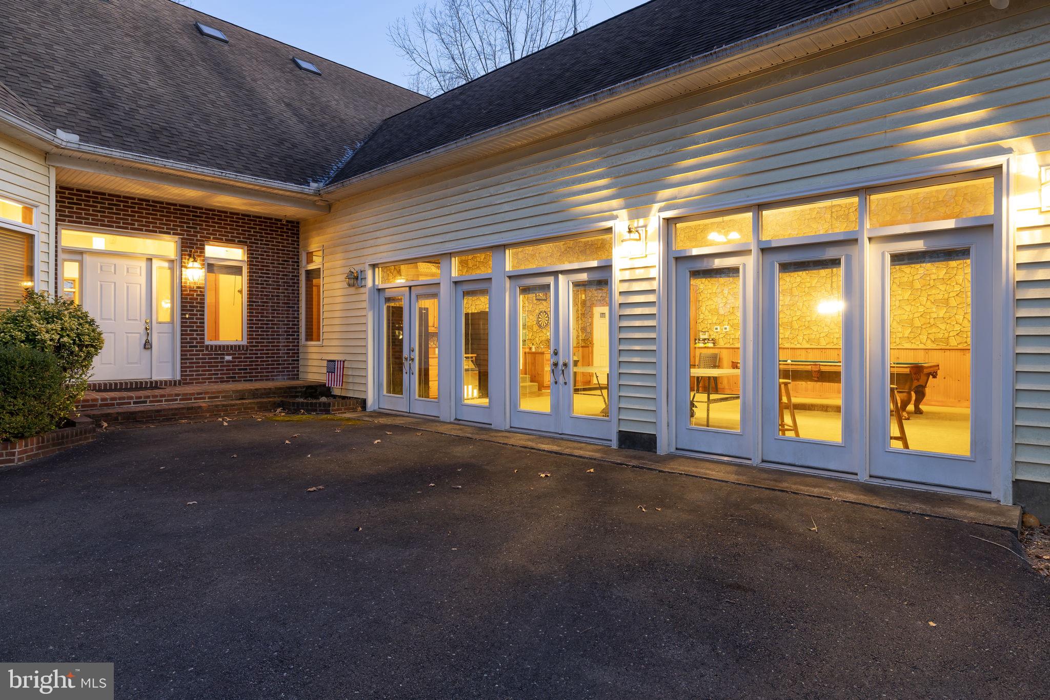 TALL PINES - Residential