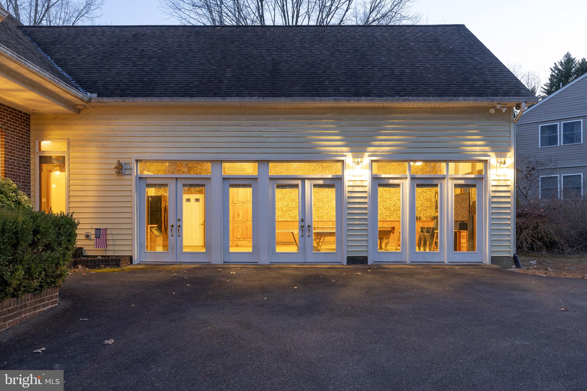 TALL PINES - Residential