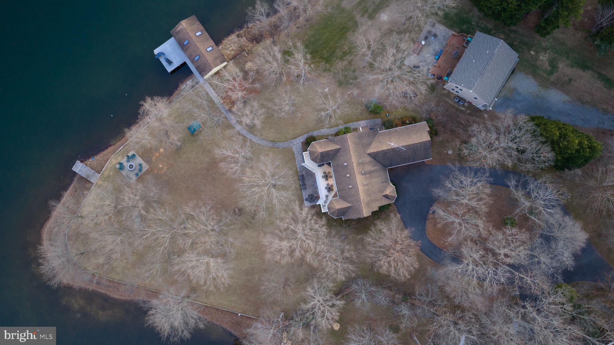 TALL PINES - Residential