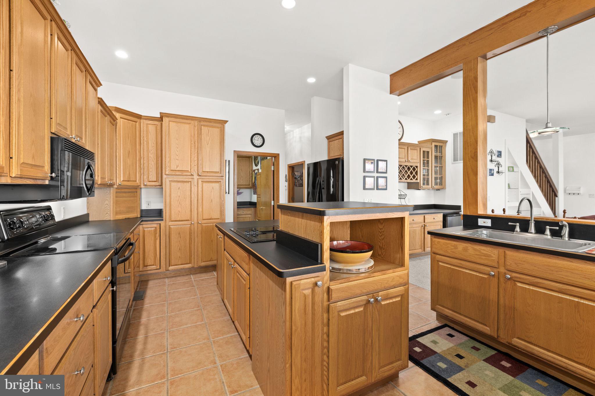 TALL PINES - Residential