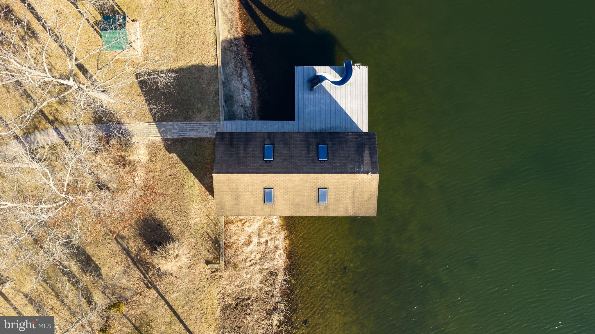 TALL PINES - Residential