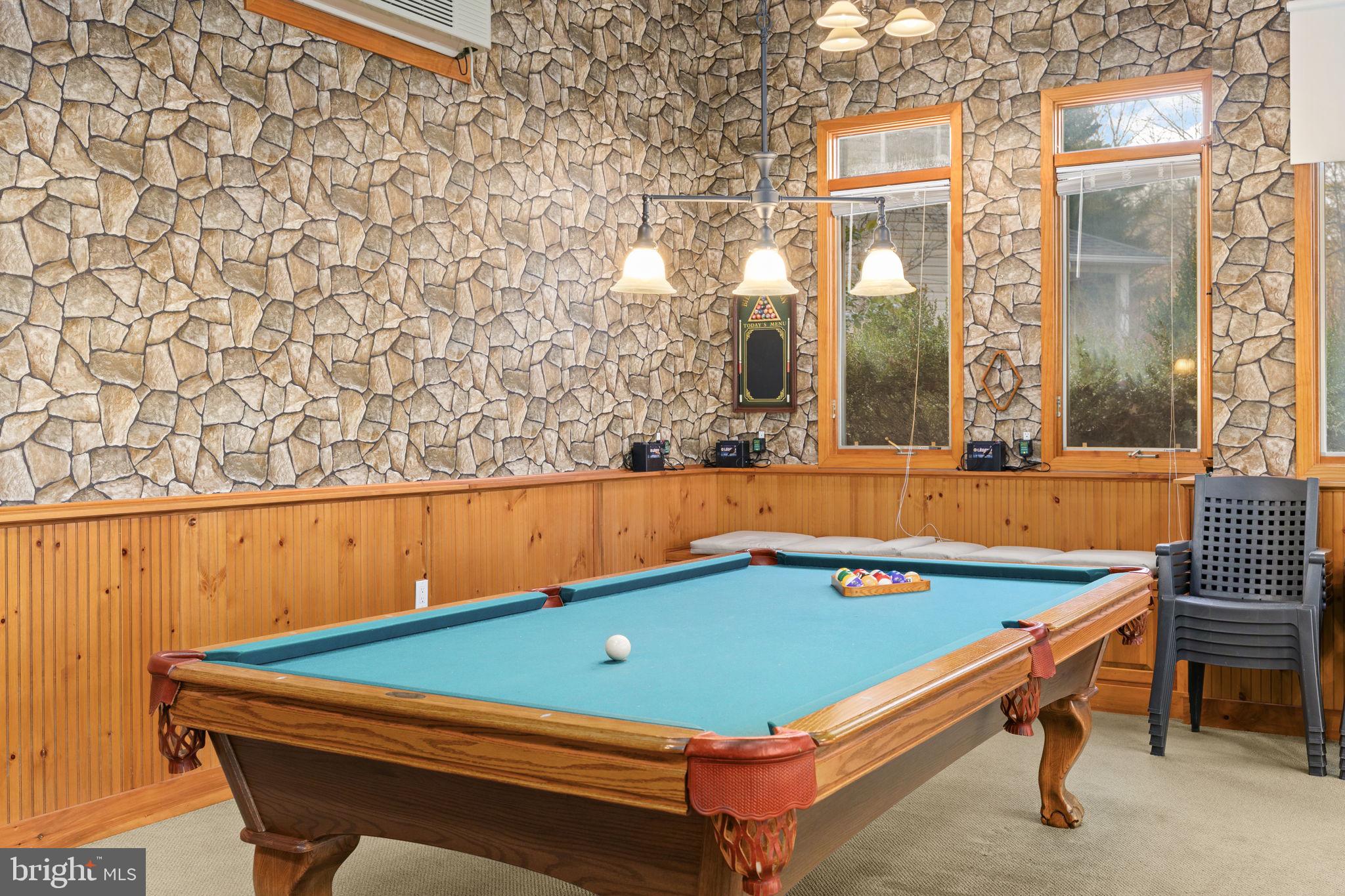 TALL PINES - Residential