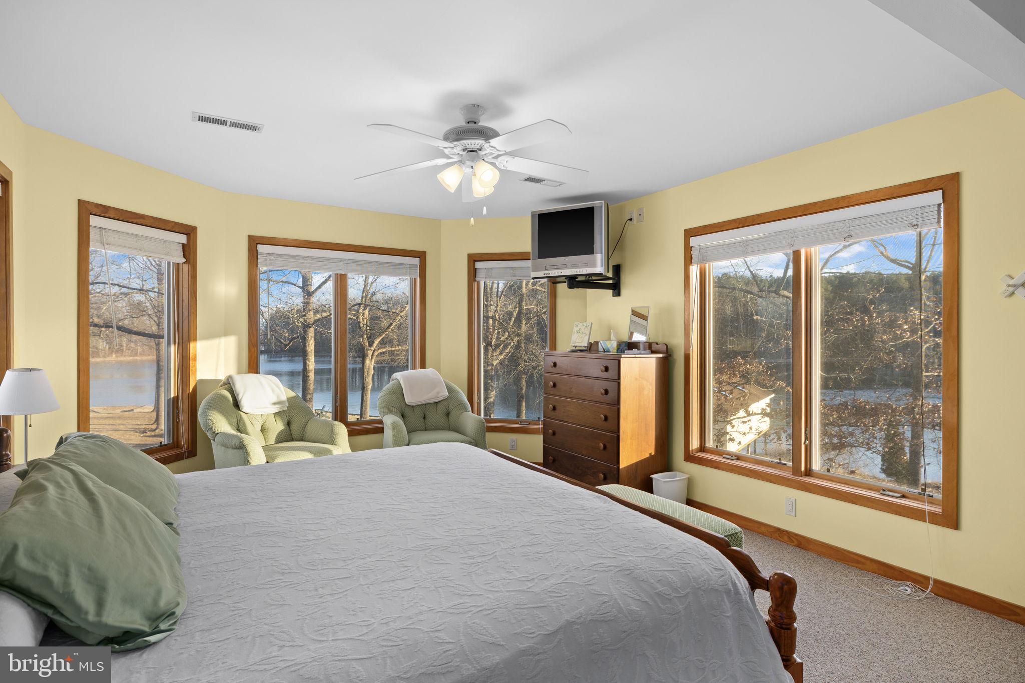 TALL PINES - Residential