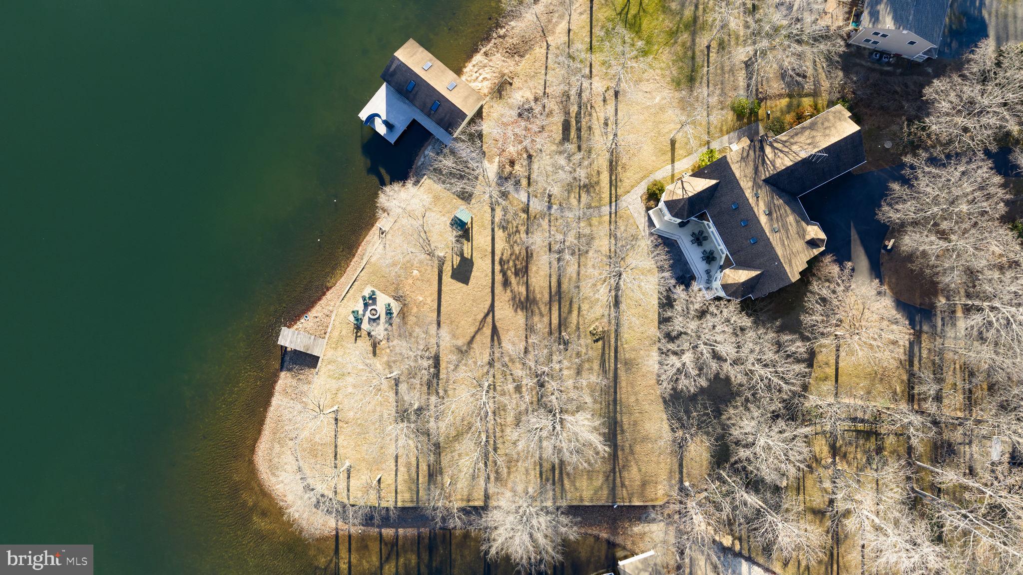 TALL PINES - Residential