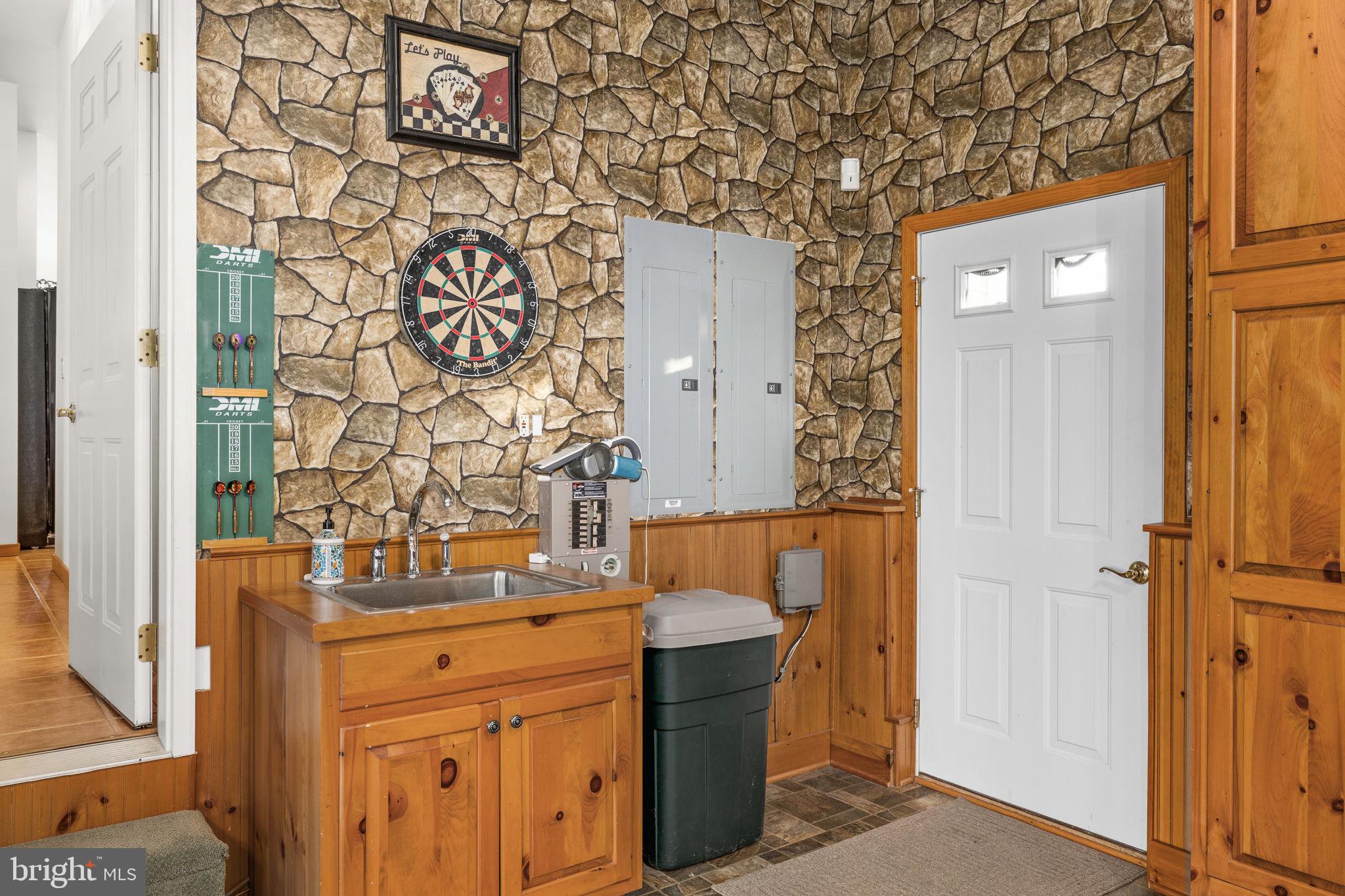 TALL PINES - Residential