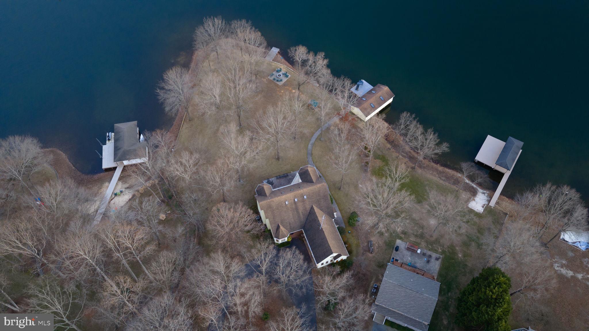 TALL PINES - Residential