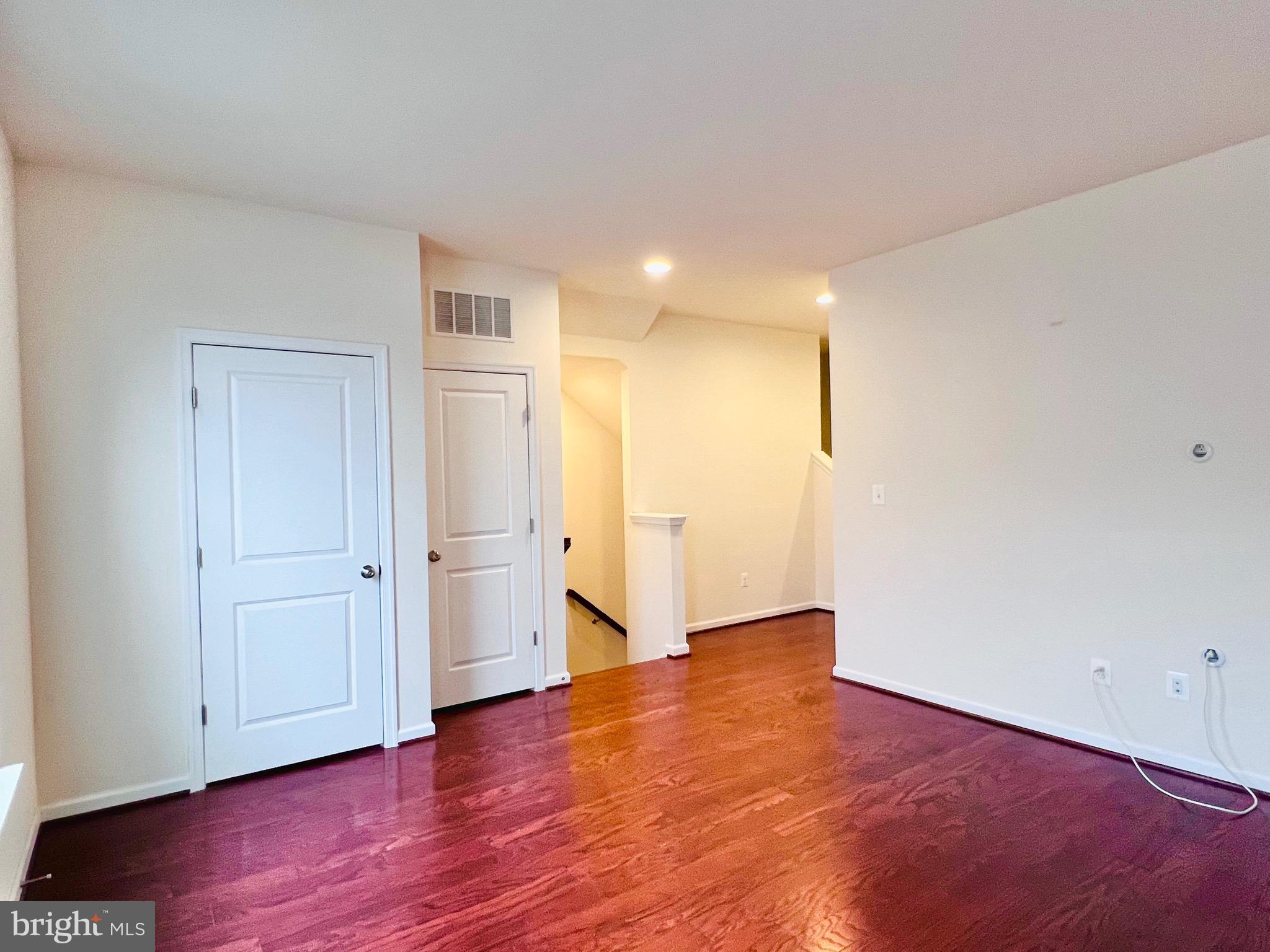 EMBREY MILL - Residential Lease