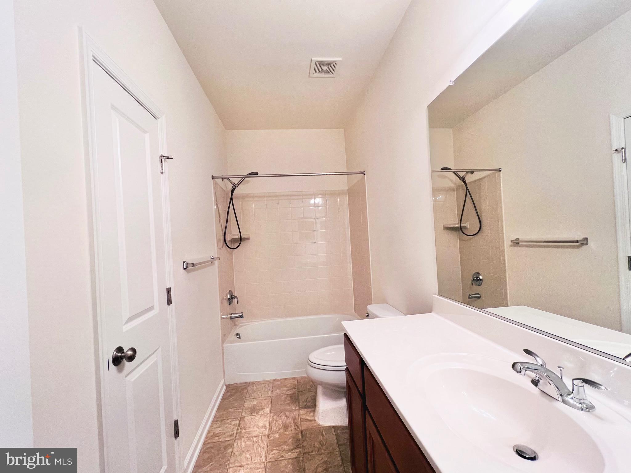 EMBREY MILL - Residential Lease