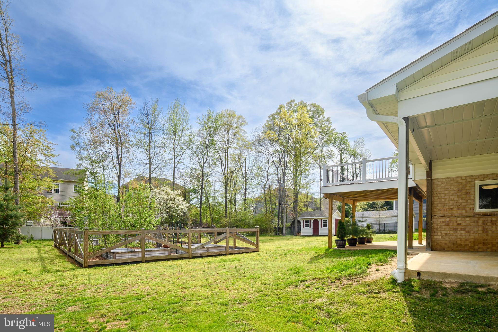 RIVA WOODS - Residential