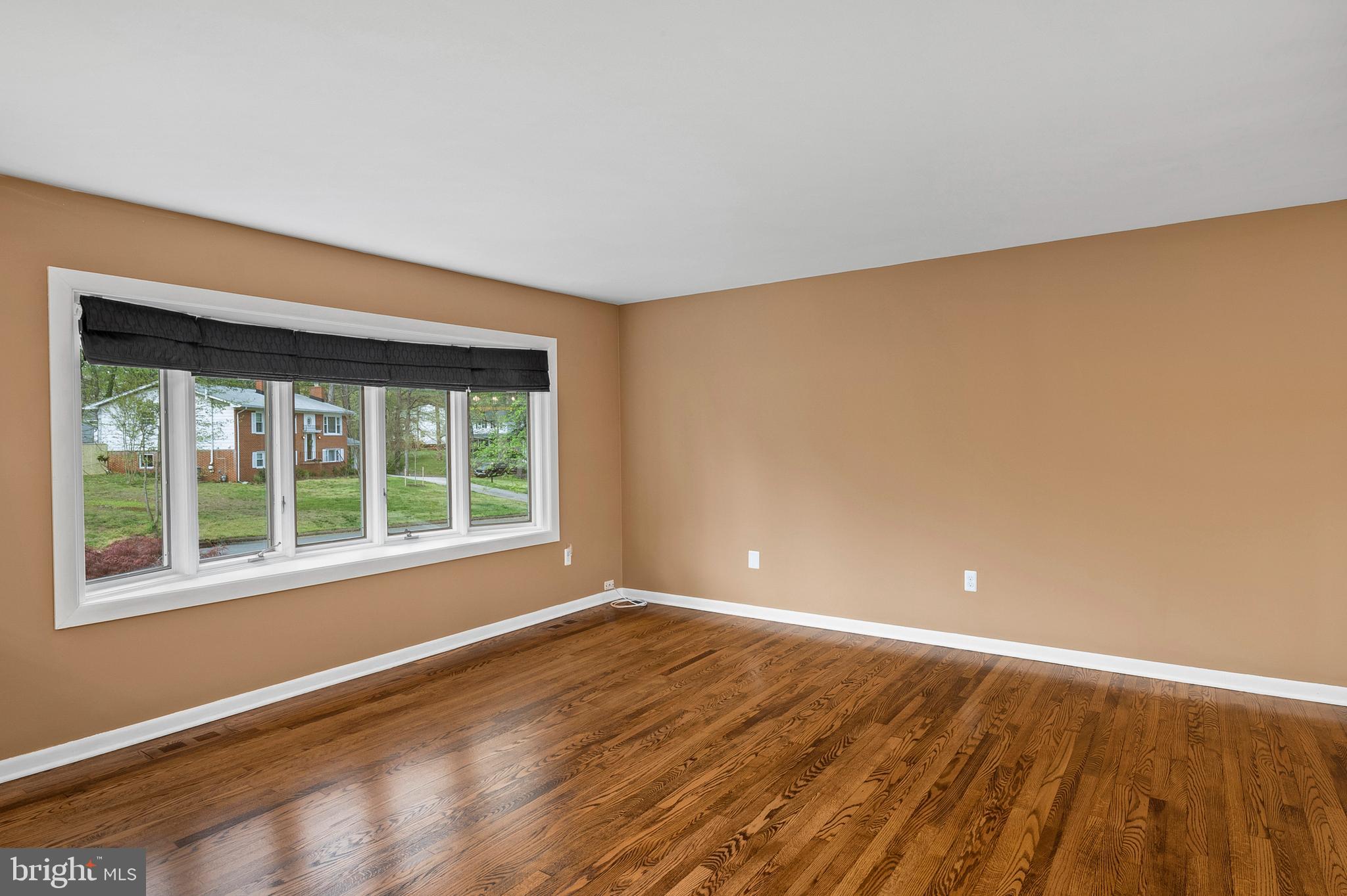 RIVA WOODS - Residential