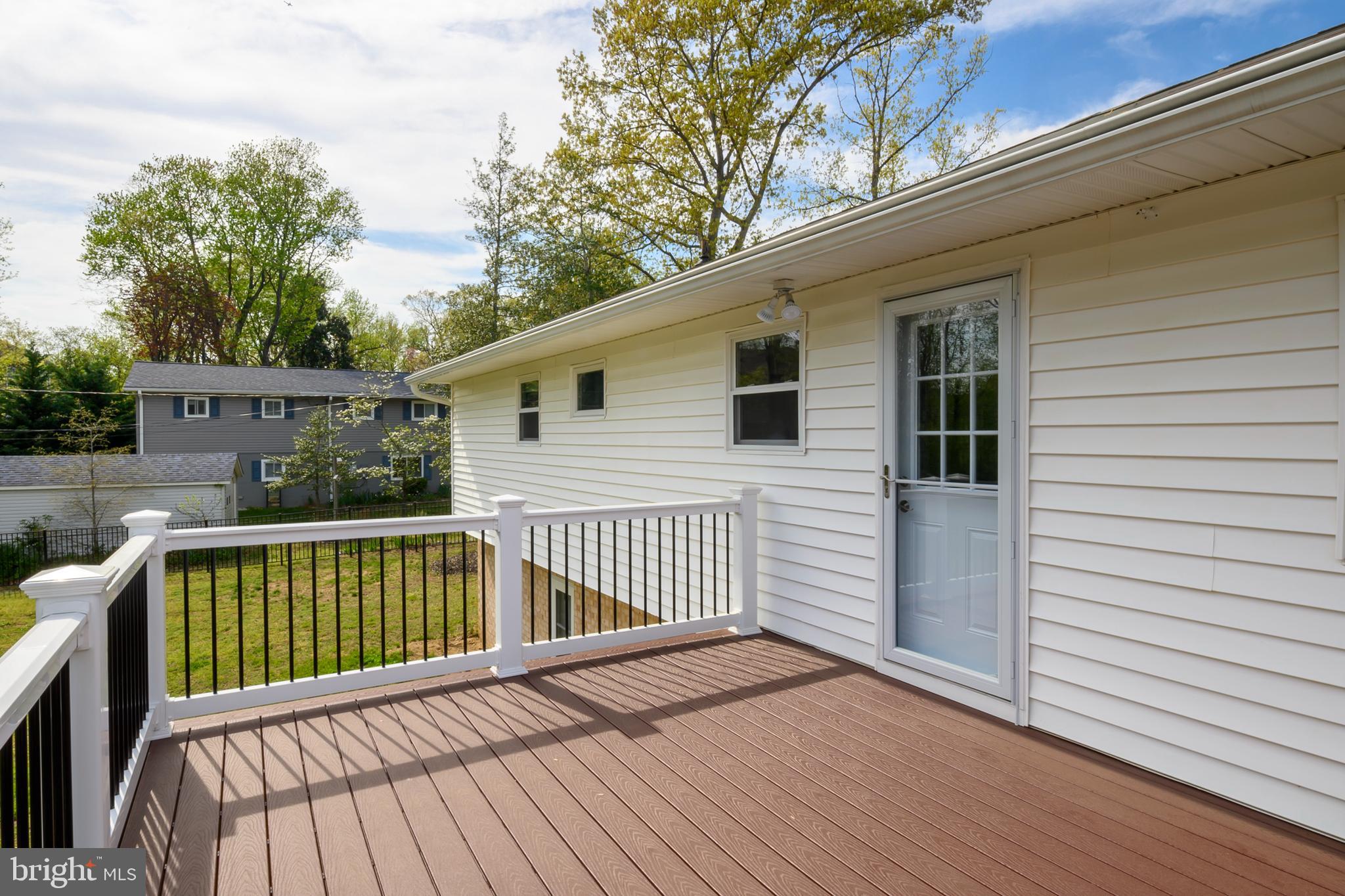 RIVA WOODS - Residential