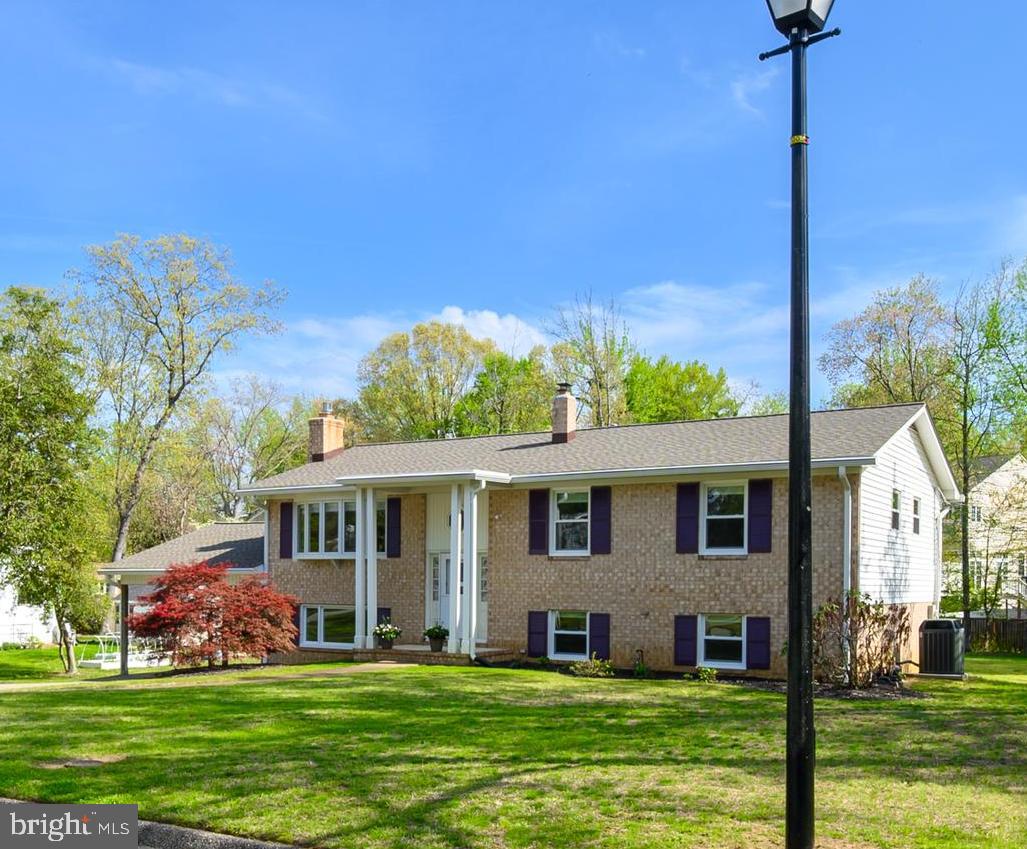 RIVA WOODS - Residential