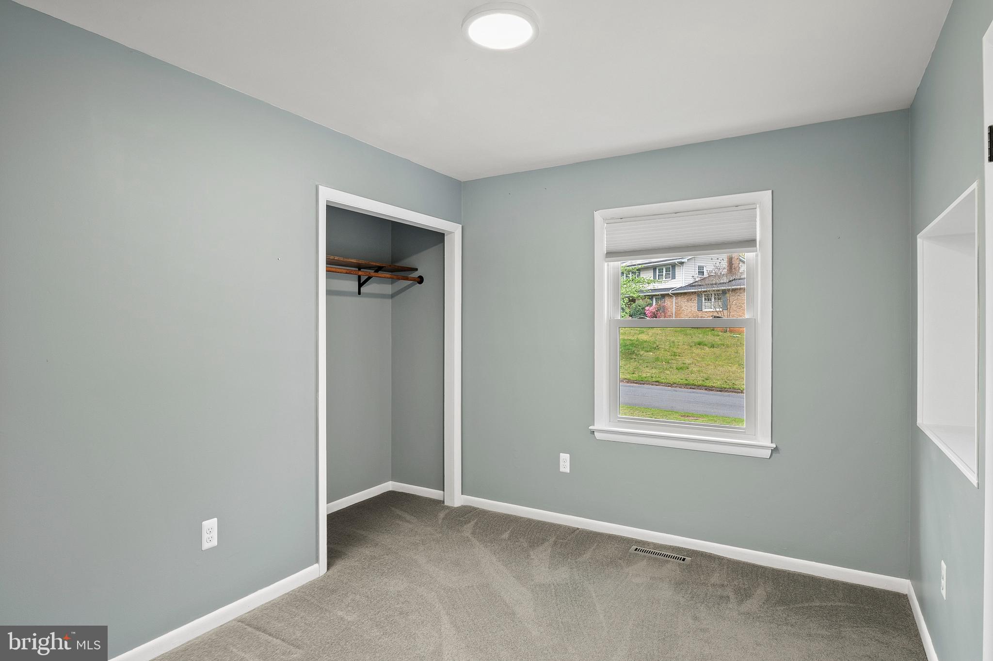 RIVA WOODS - Residential