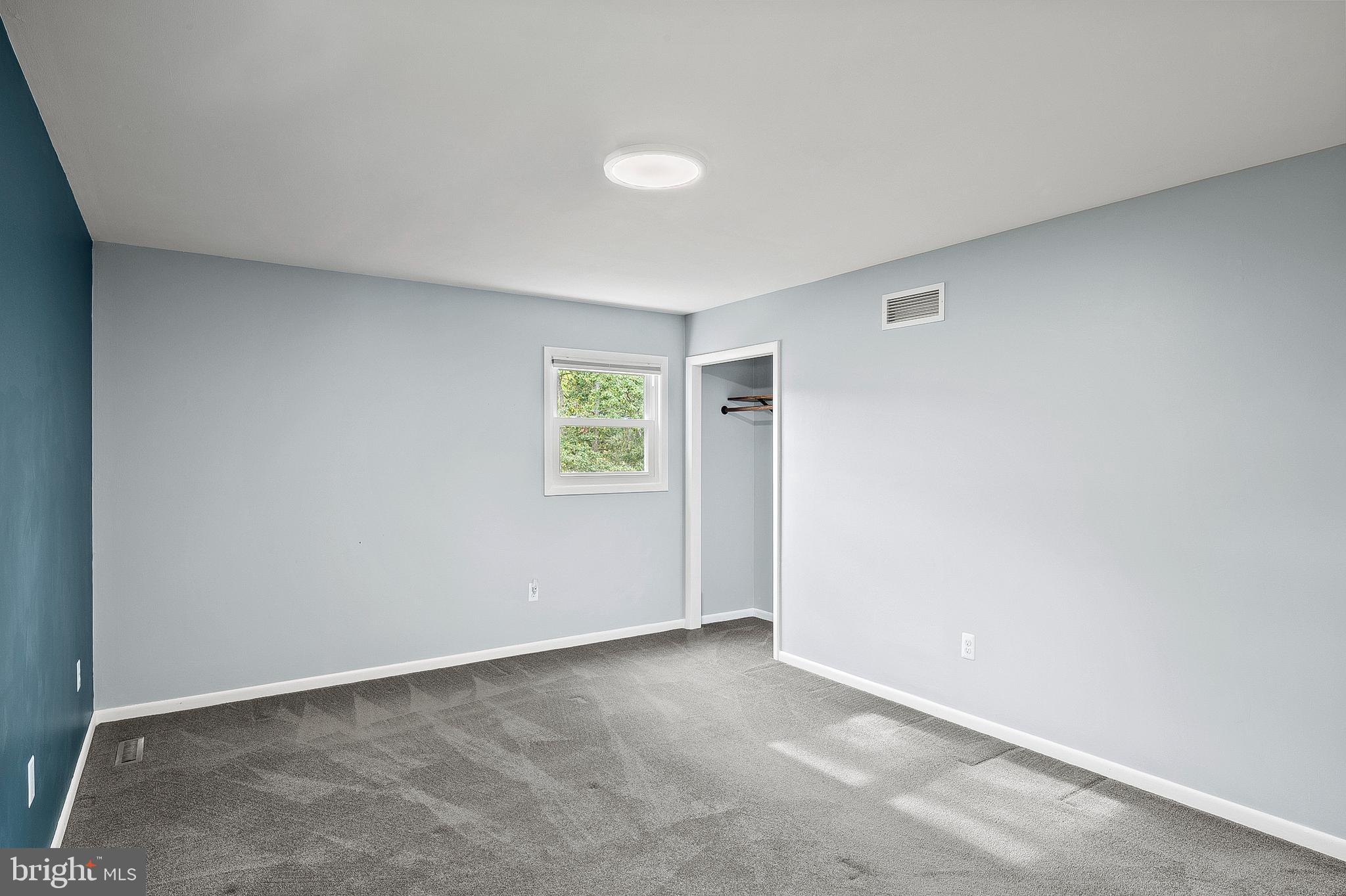 RIVA WOODS - Residential