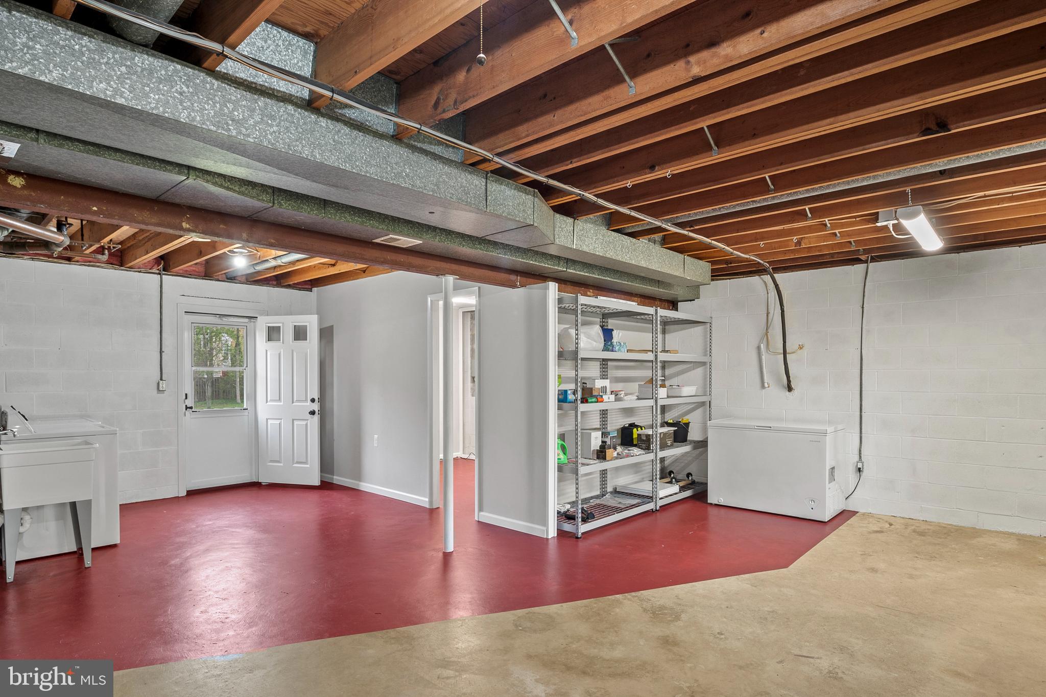 RIVA WOODS - Residential
