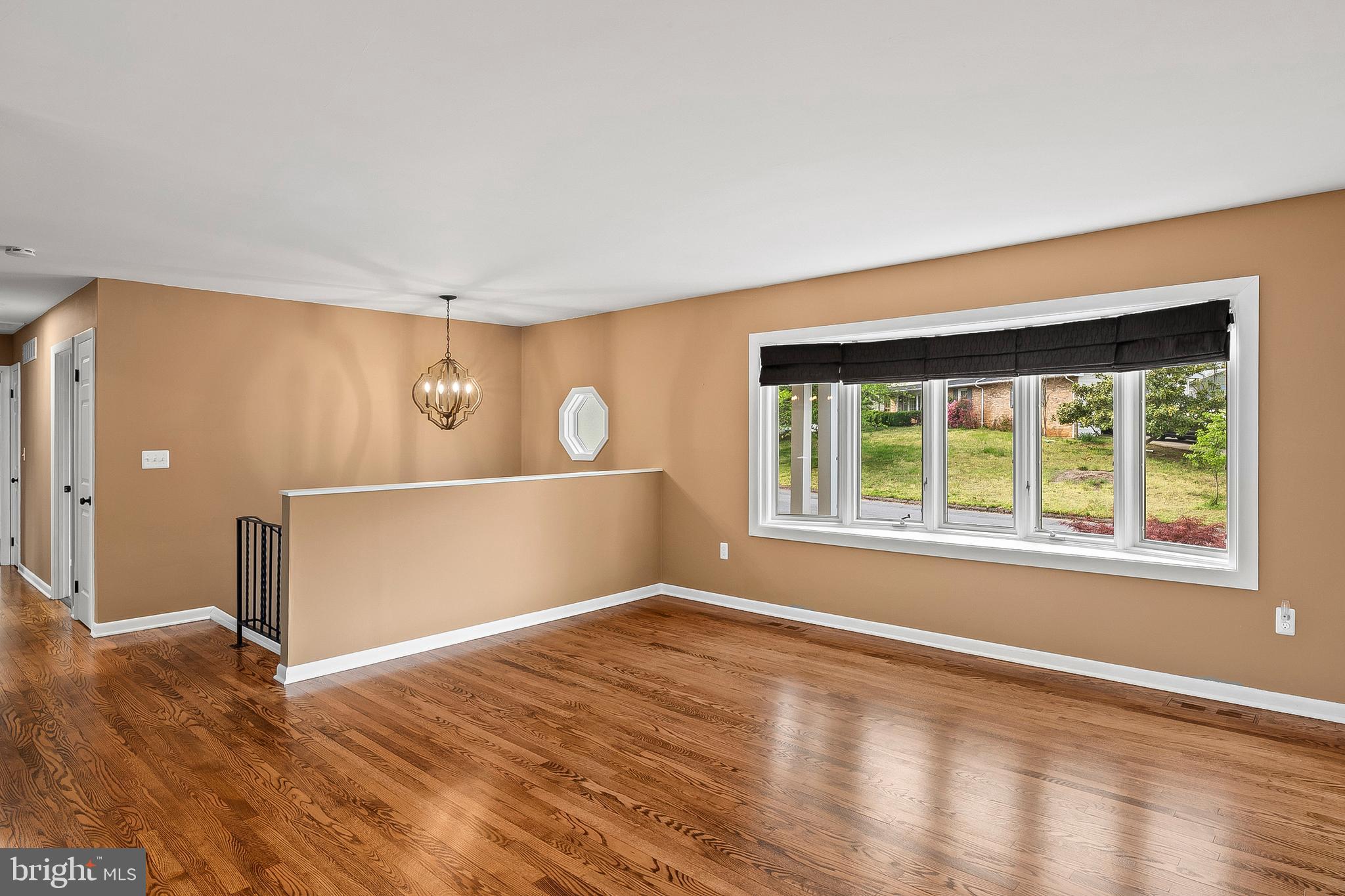 RIVA WOODS - Residential