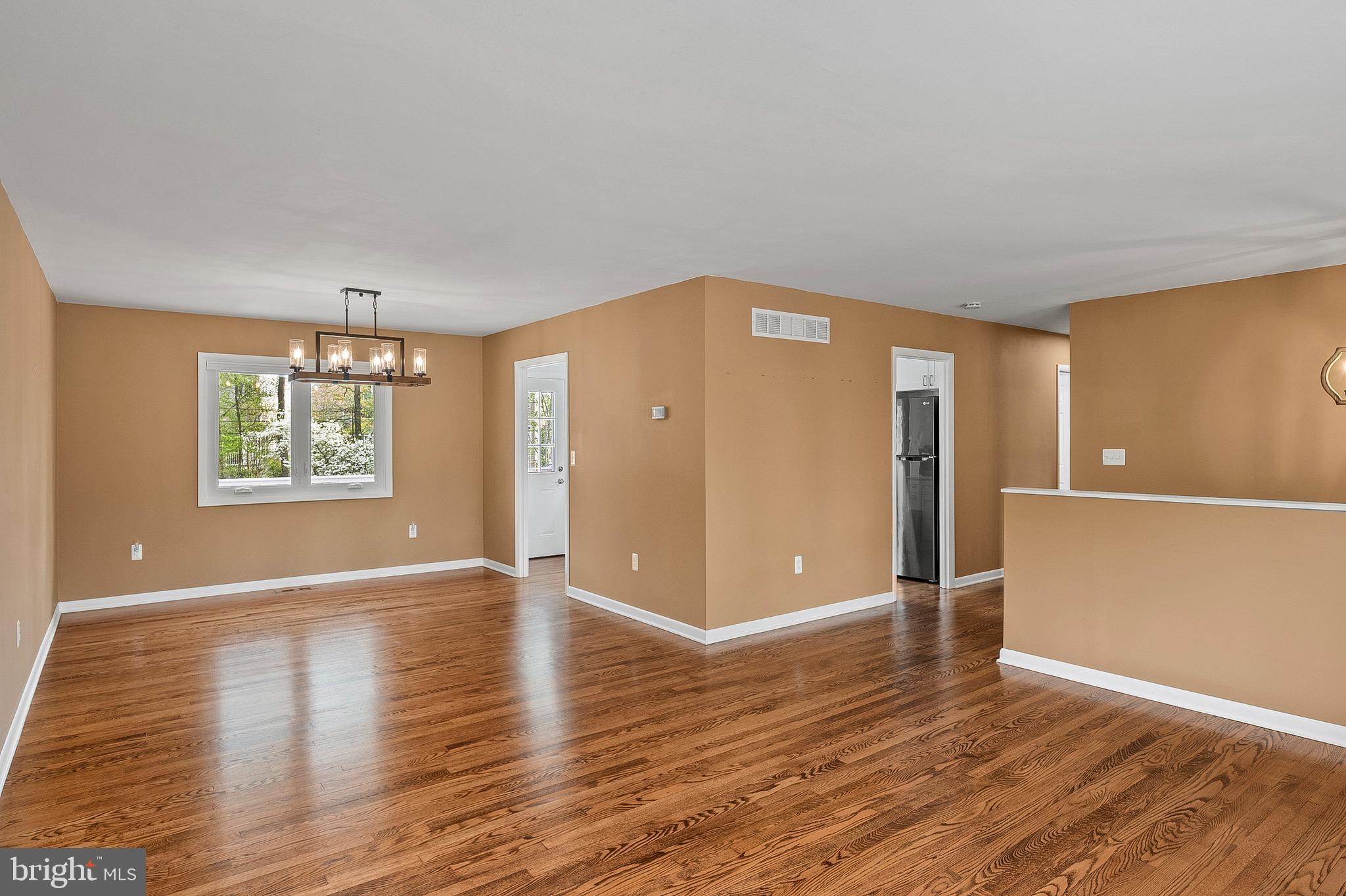 RIVA WOODS - Residential