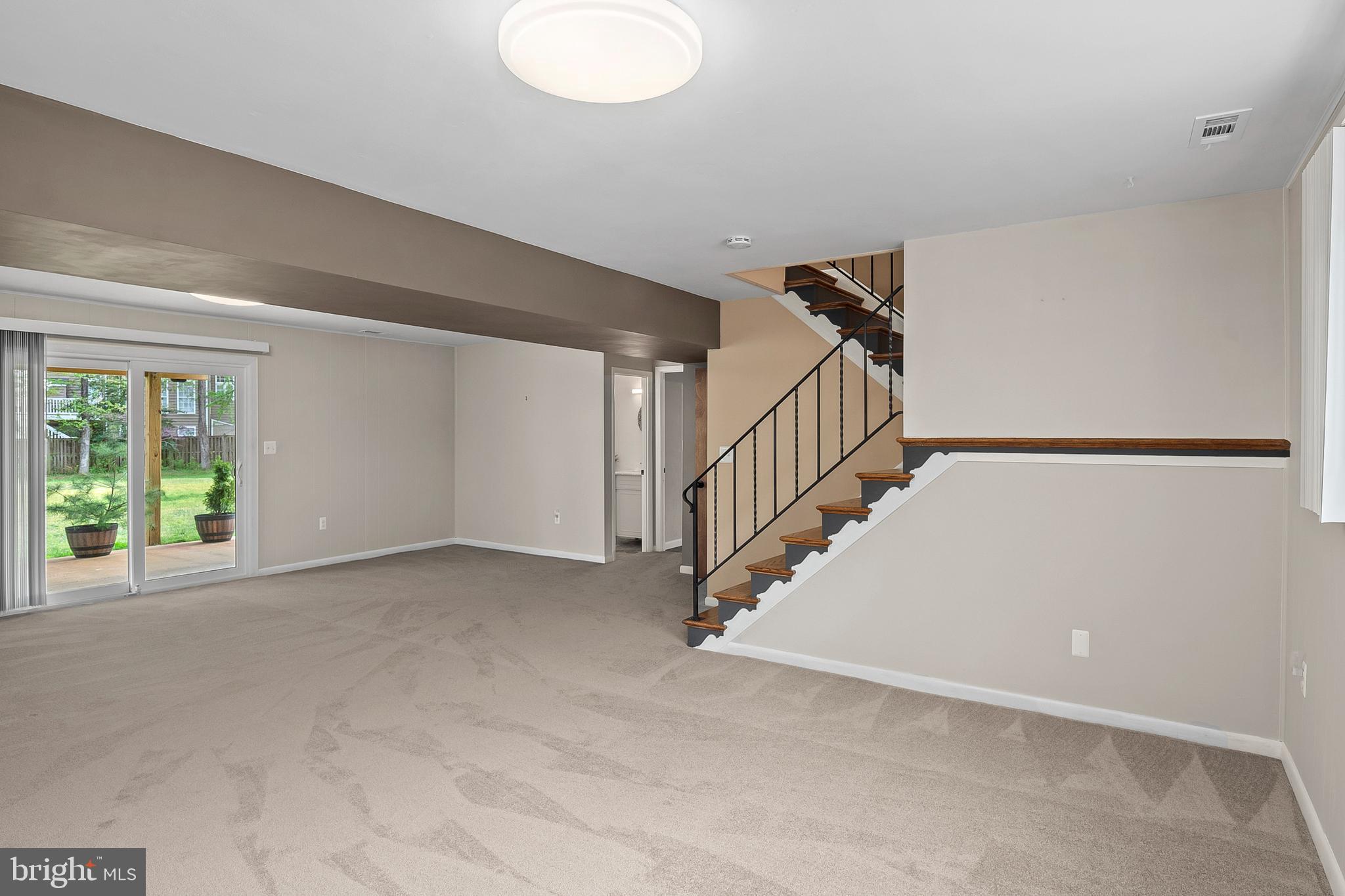RIVA WOODS - Residential