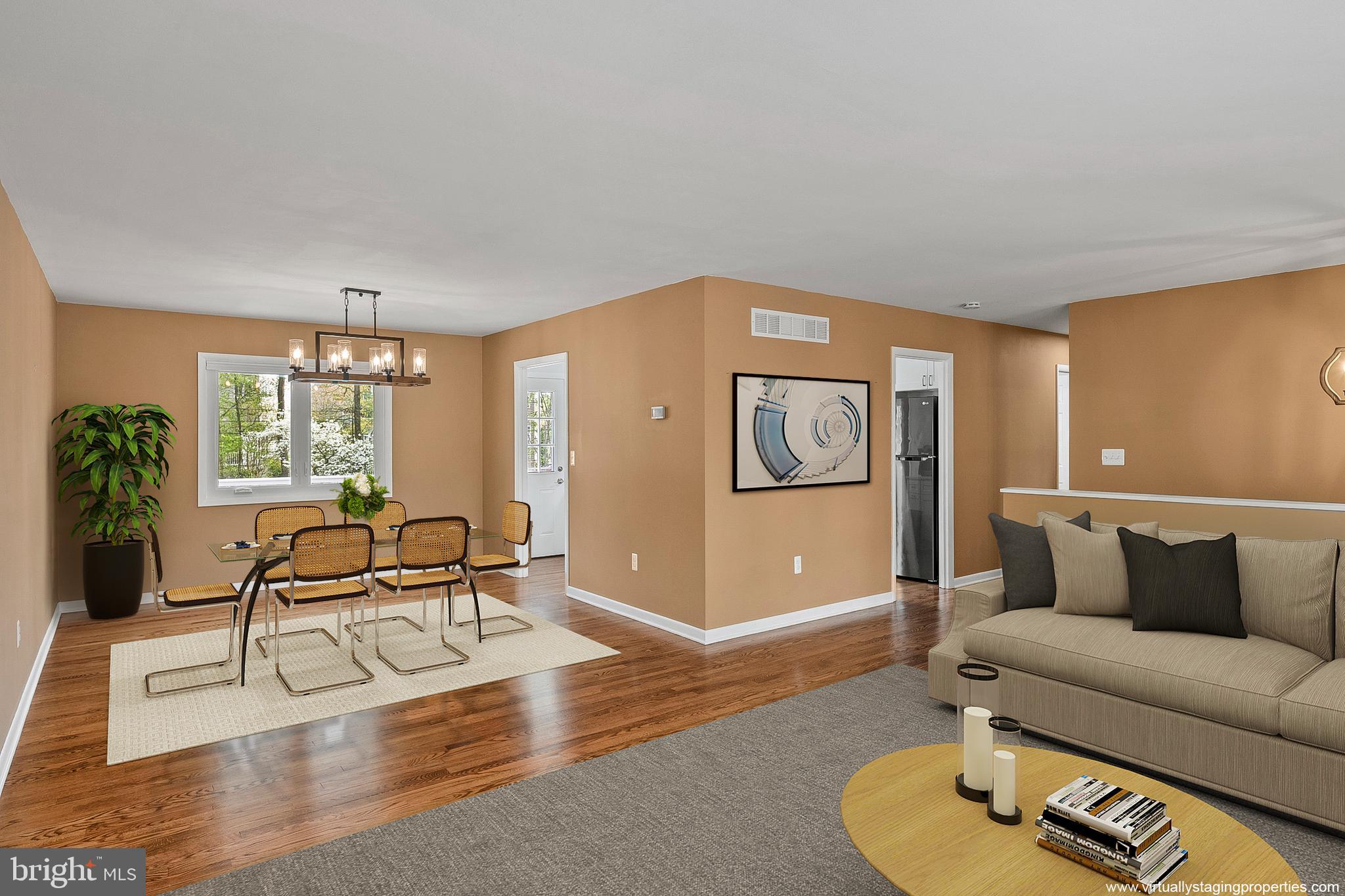 RIVA WOODS - Residential