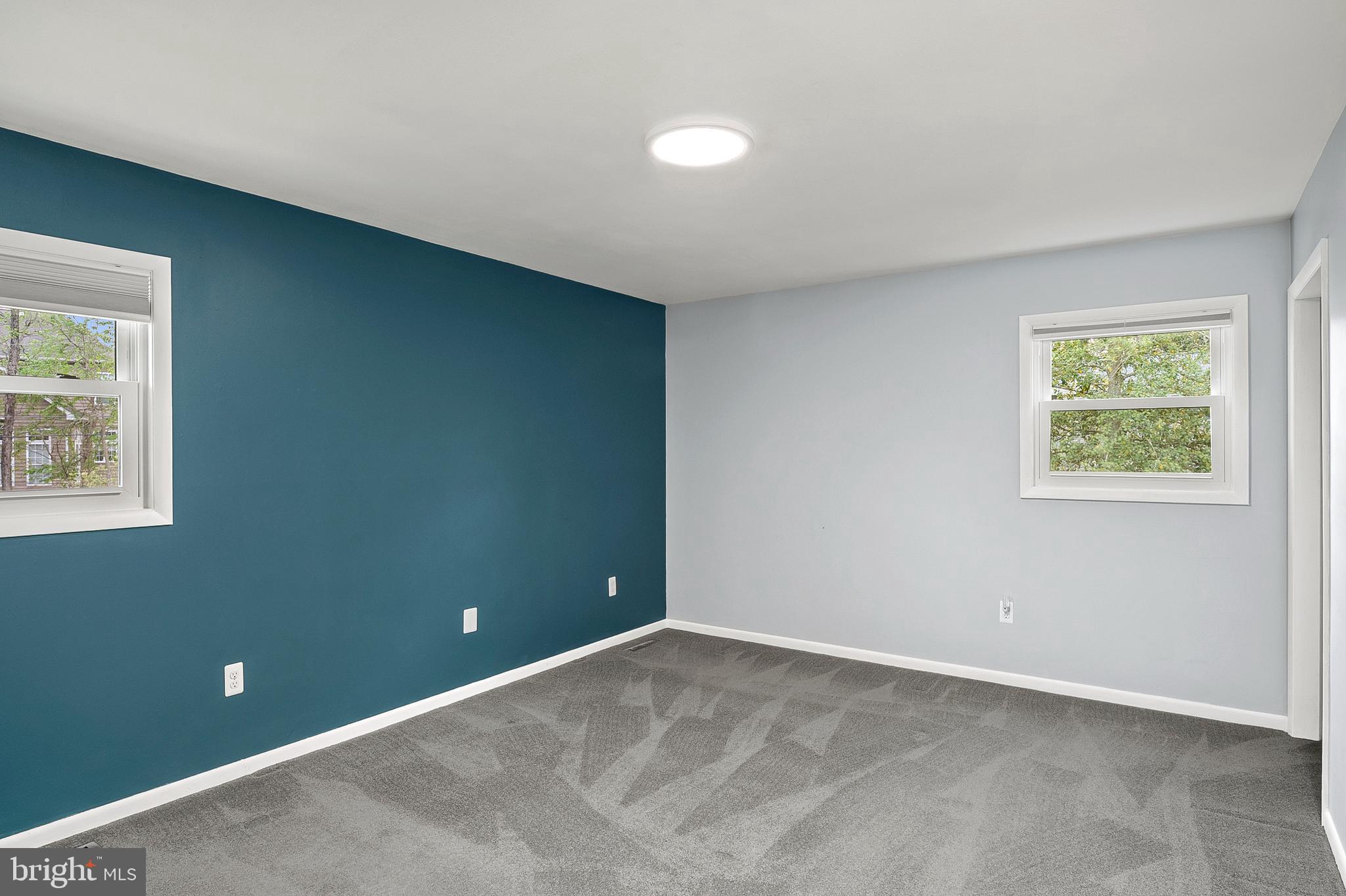 RIVA WOODS - Residential
