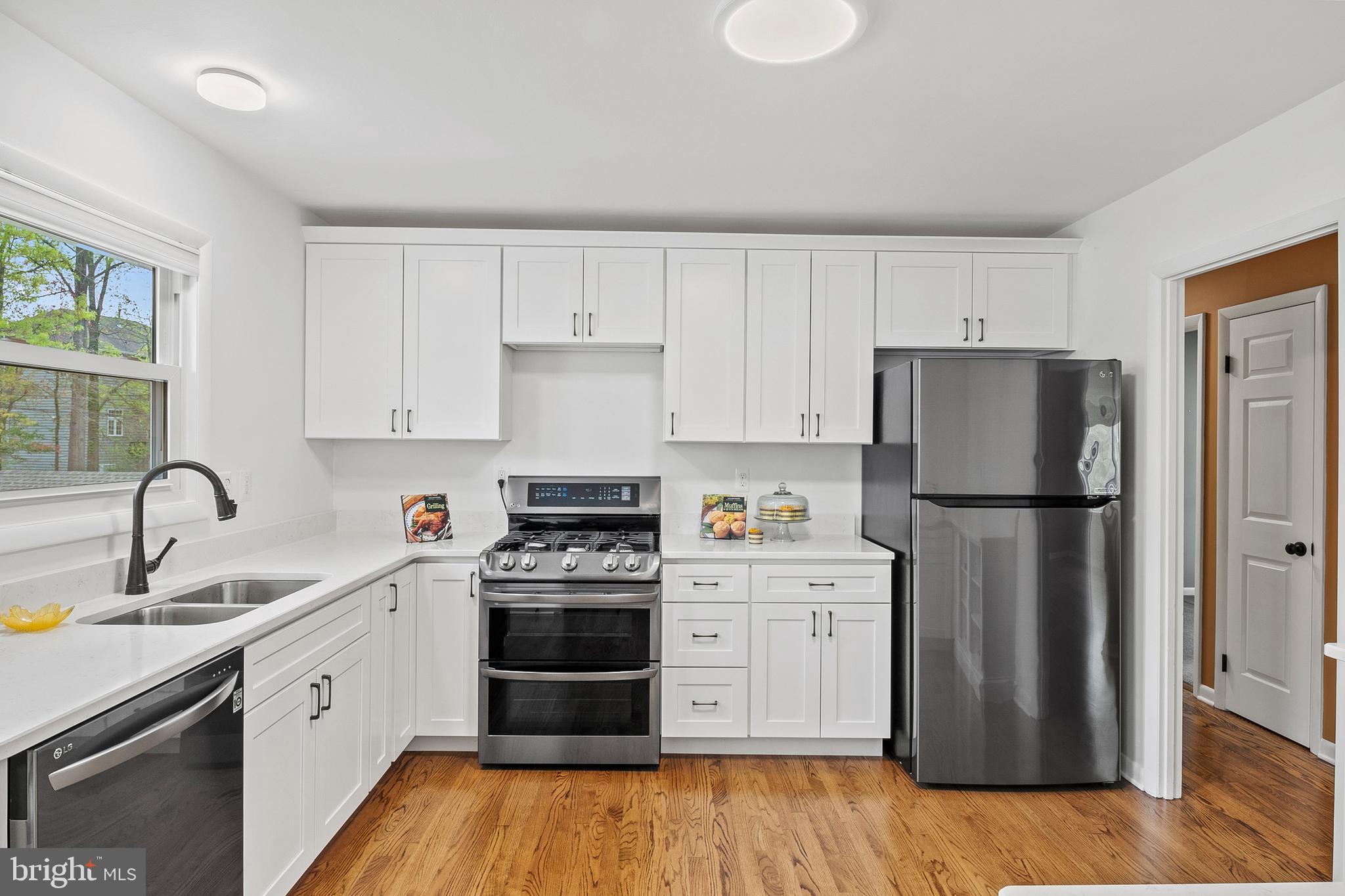 RIVA WOODS - Residential