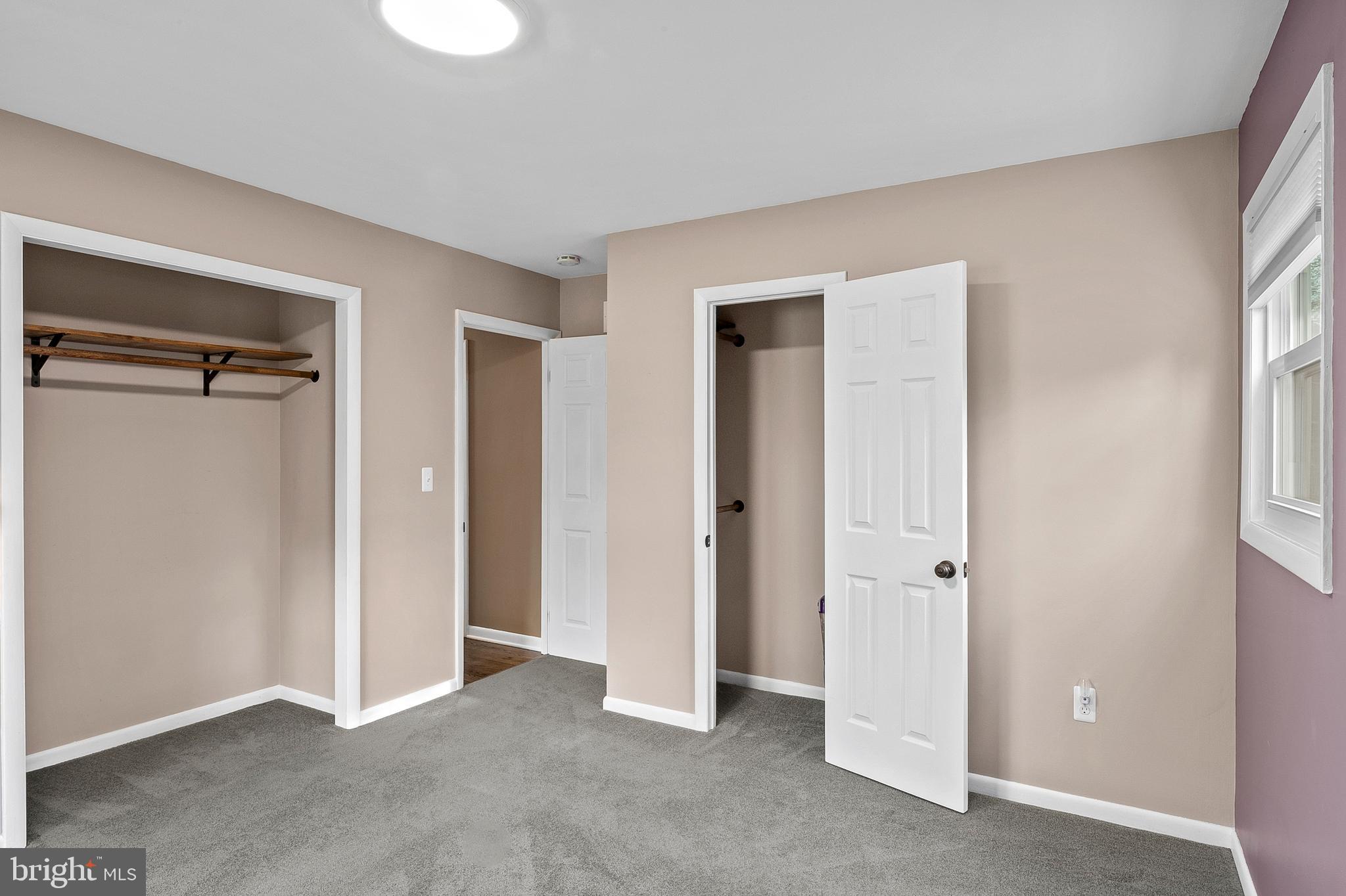 RIVA WOODS - Residential
