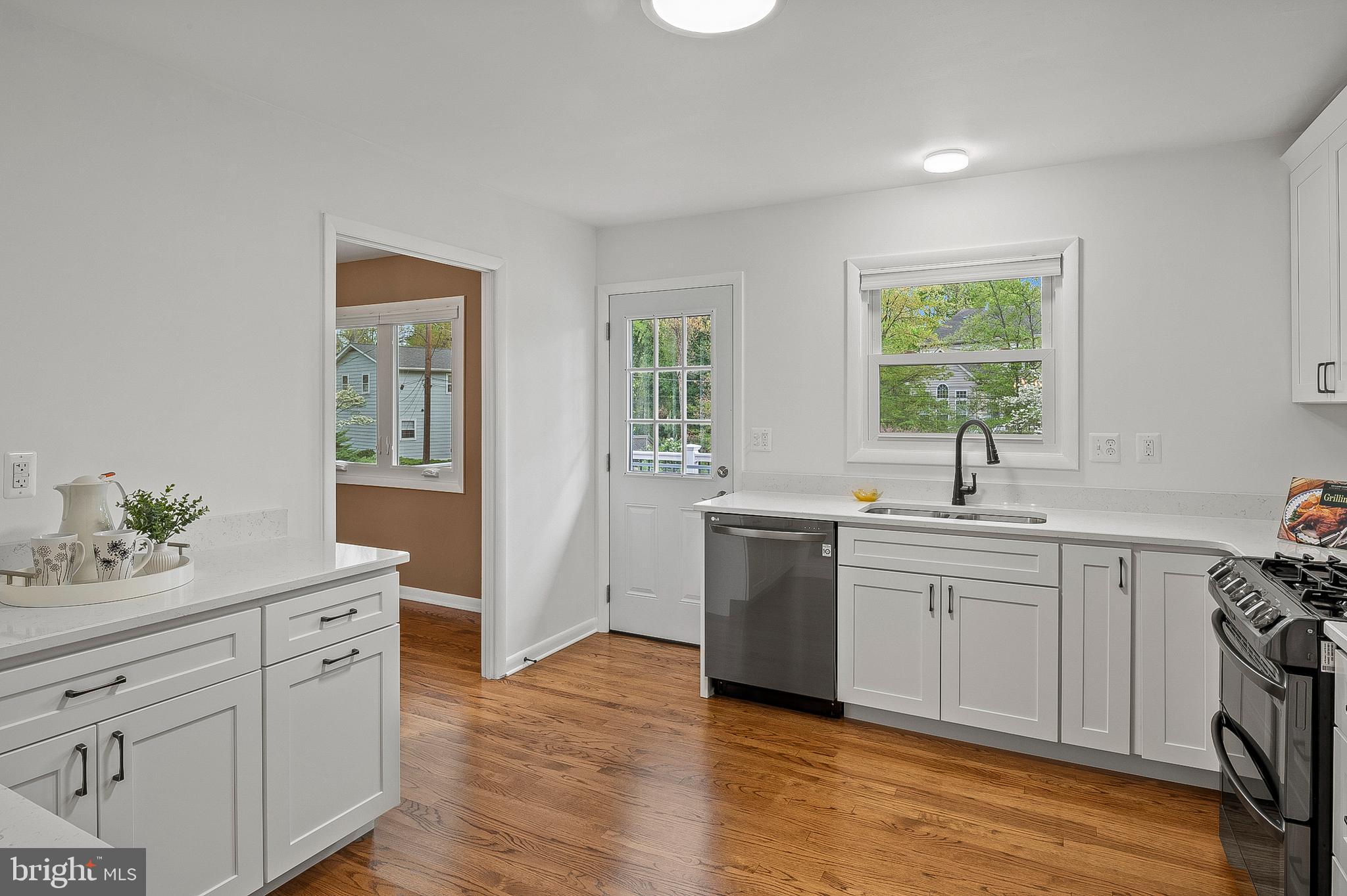 RIVA WOODS - Residential