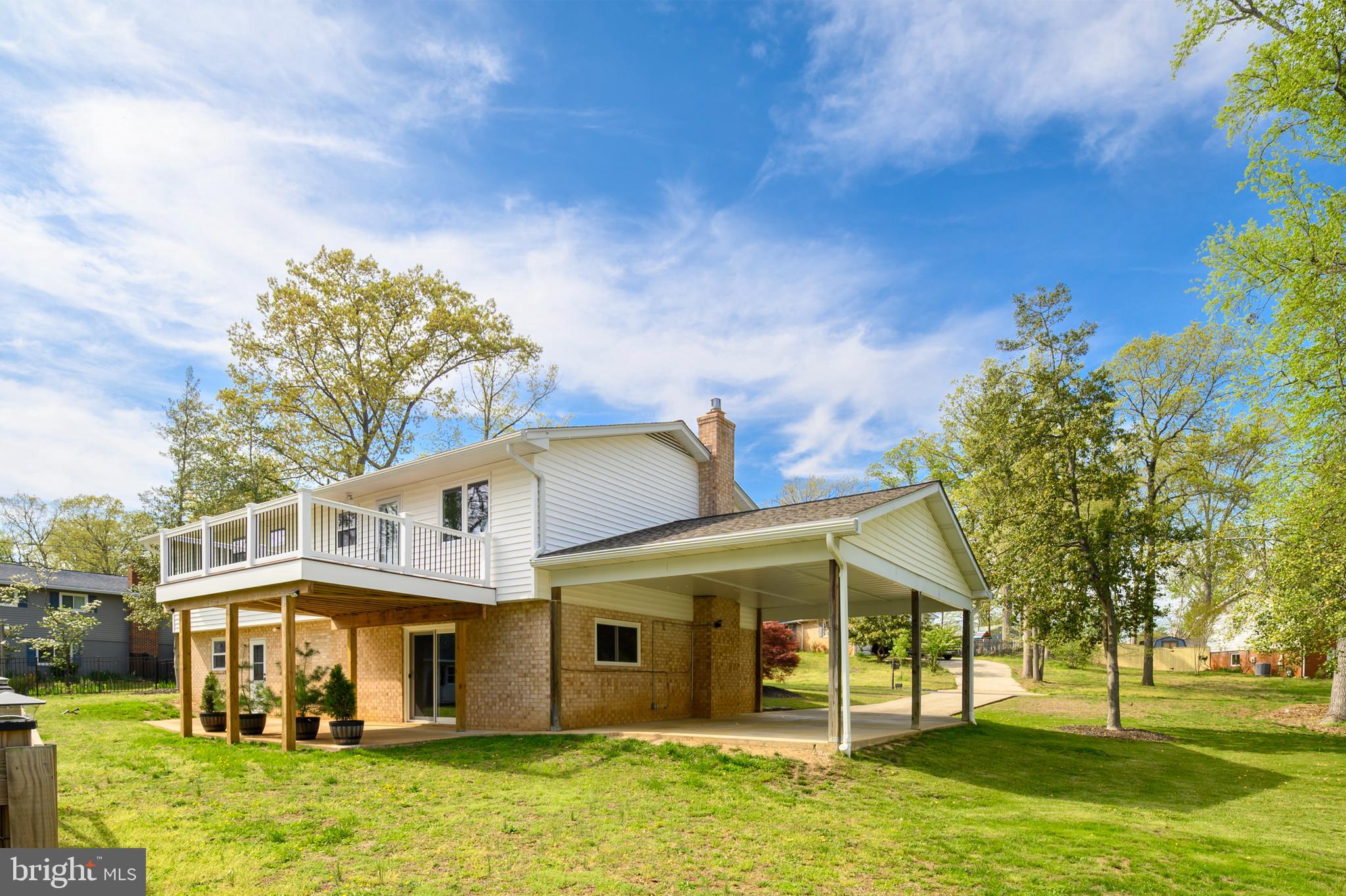 RIVA WOODS - Residential