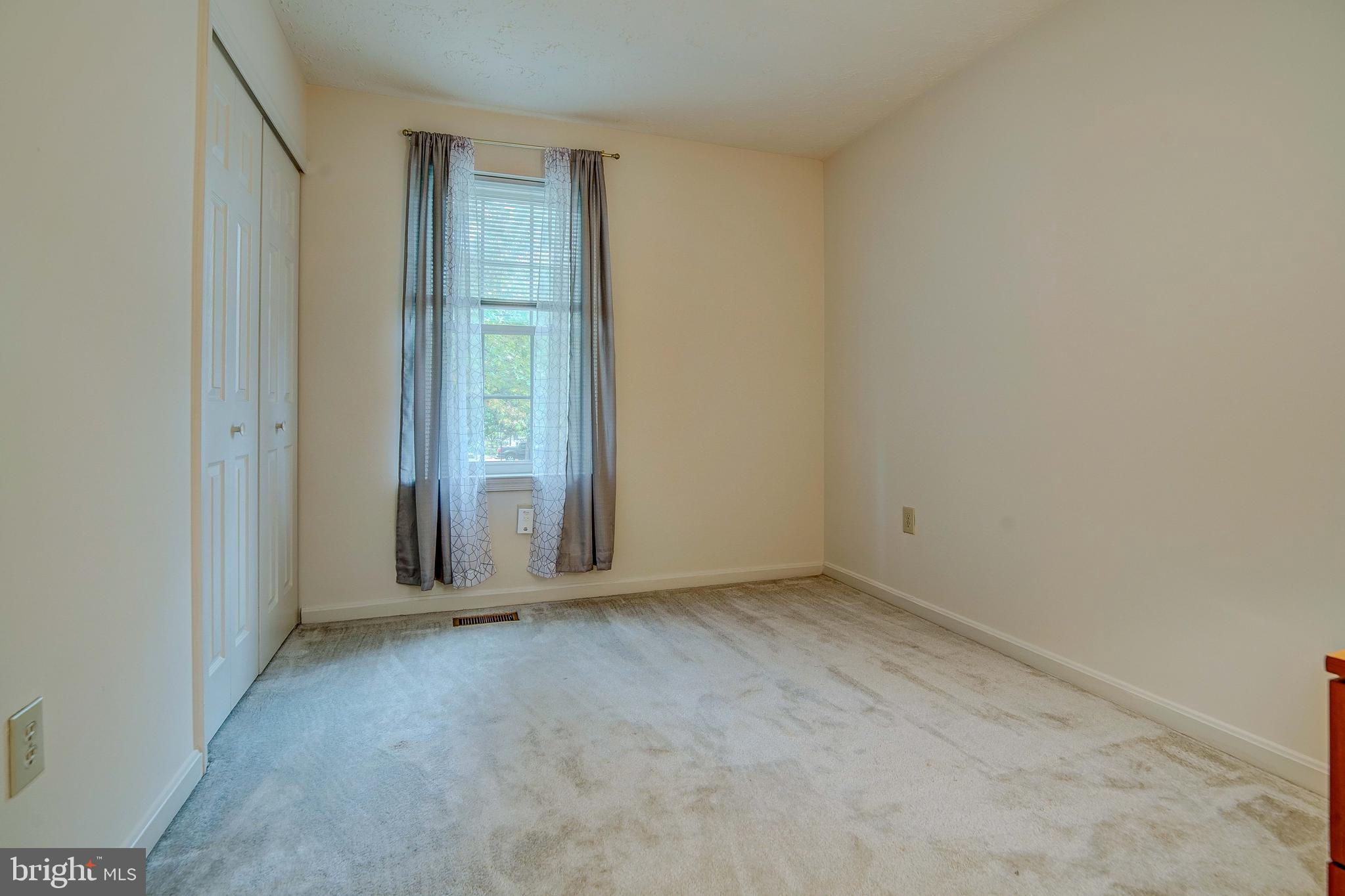 HAMPSHIRE - Residential