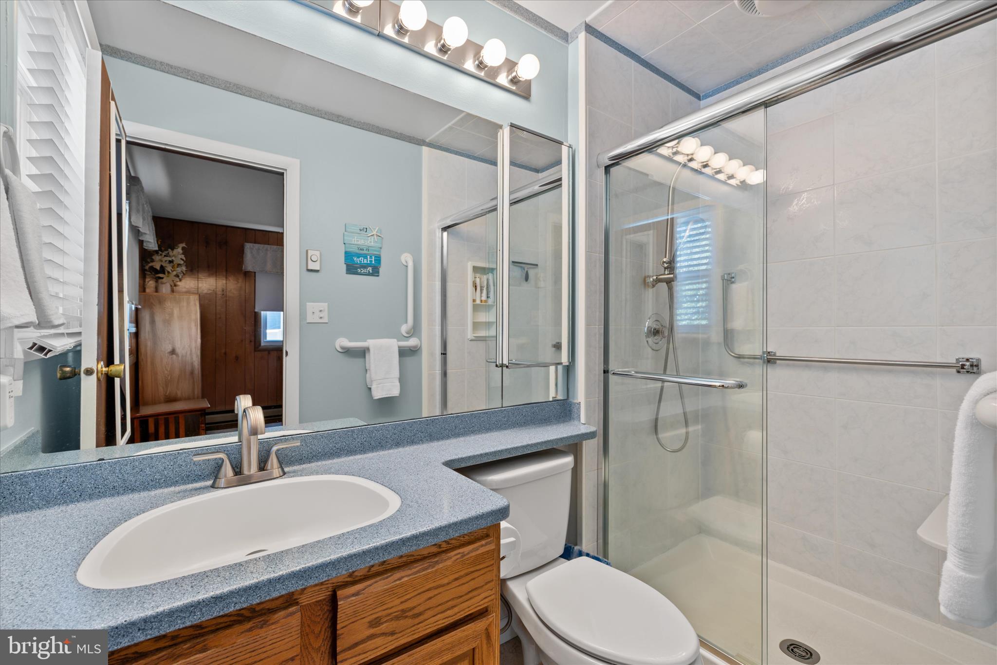 COUNTRY CLUB ESTATES - Residential