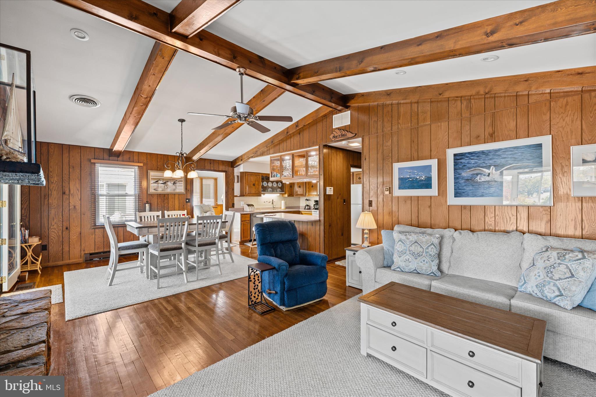 COUNTRY CLUB ESTATES - Residential