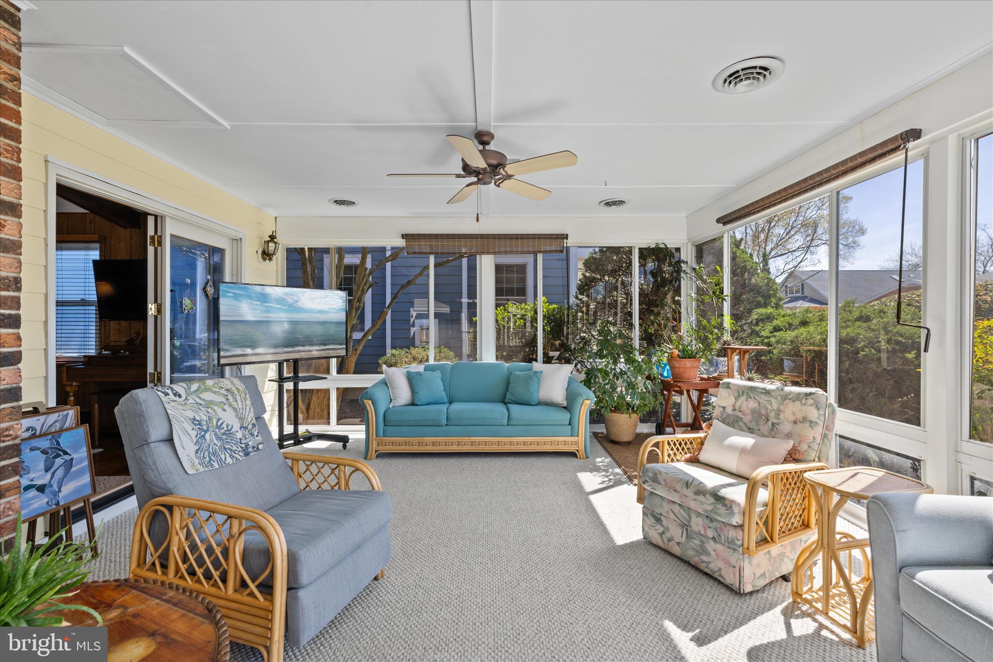 COUNTRY CLUB ESTATES - Residential