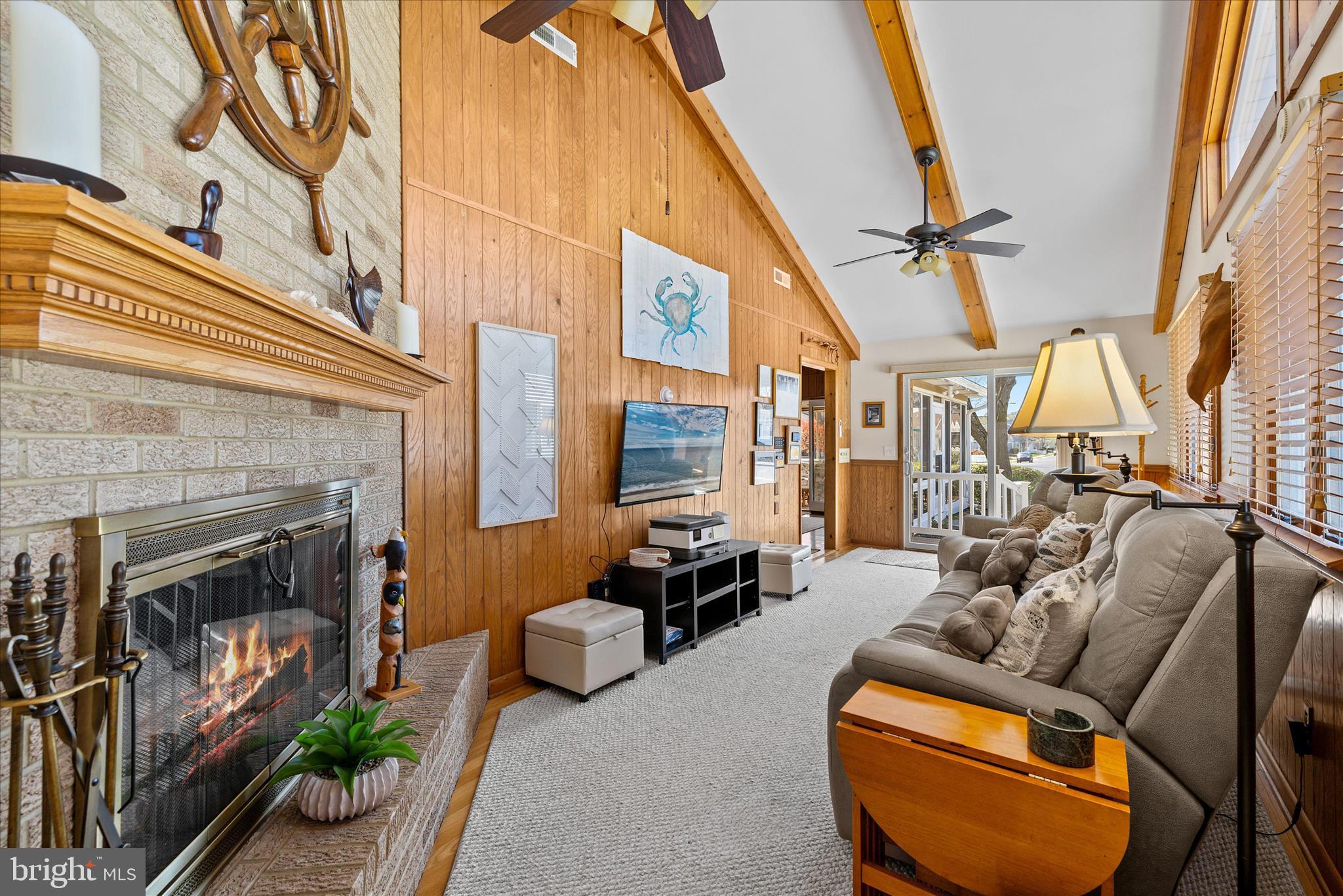COUNTRY CLUB ESTATES - Residential