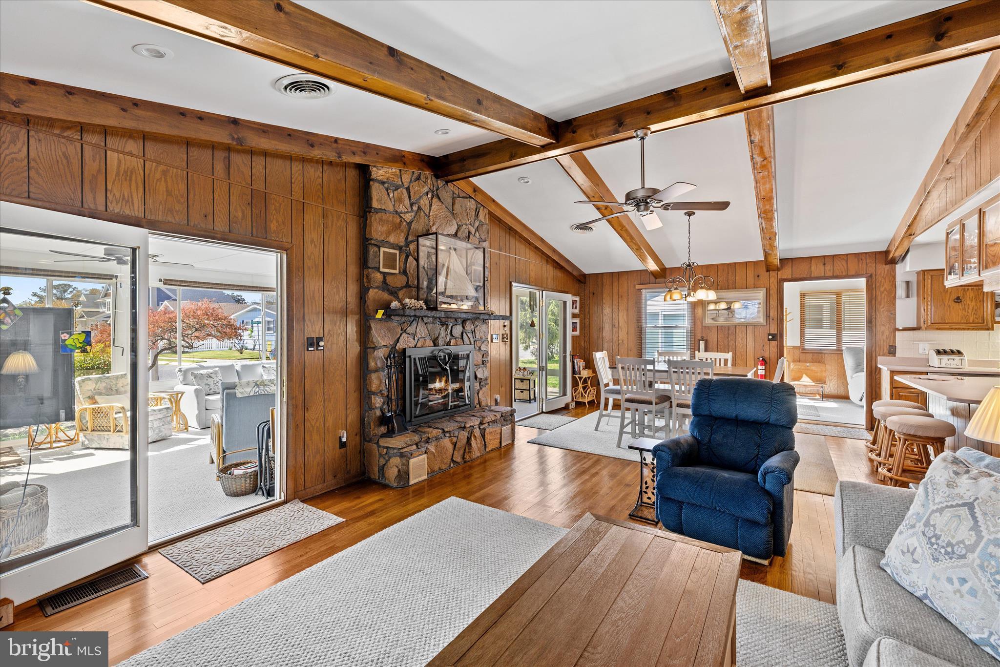 COUNTRY CLUB ESTATES - Residential