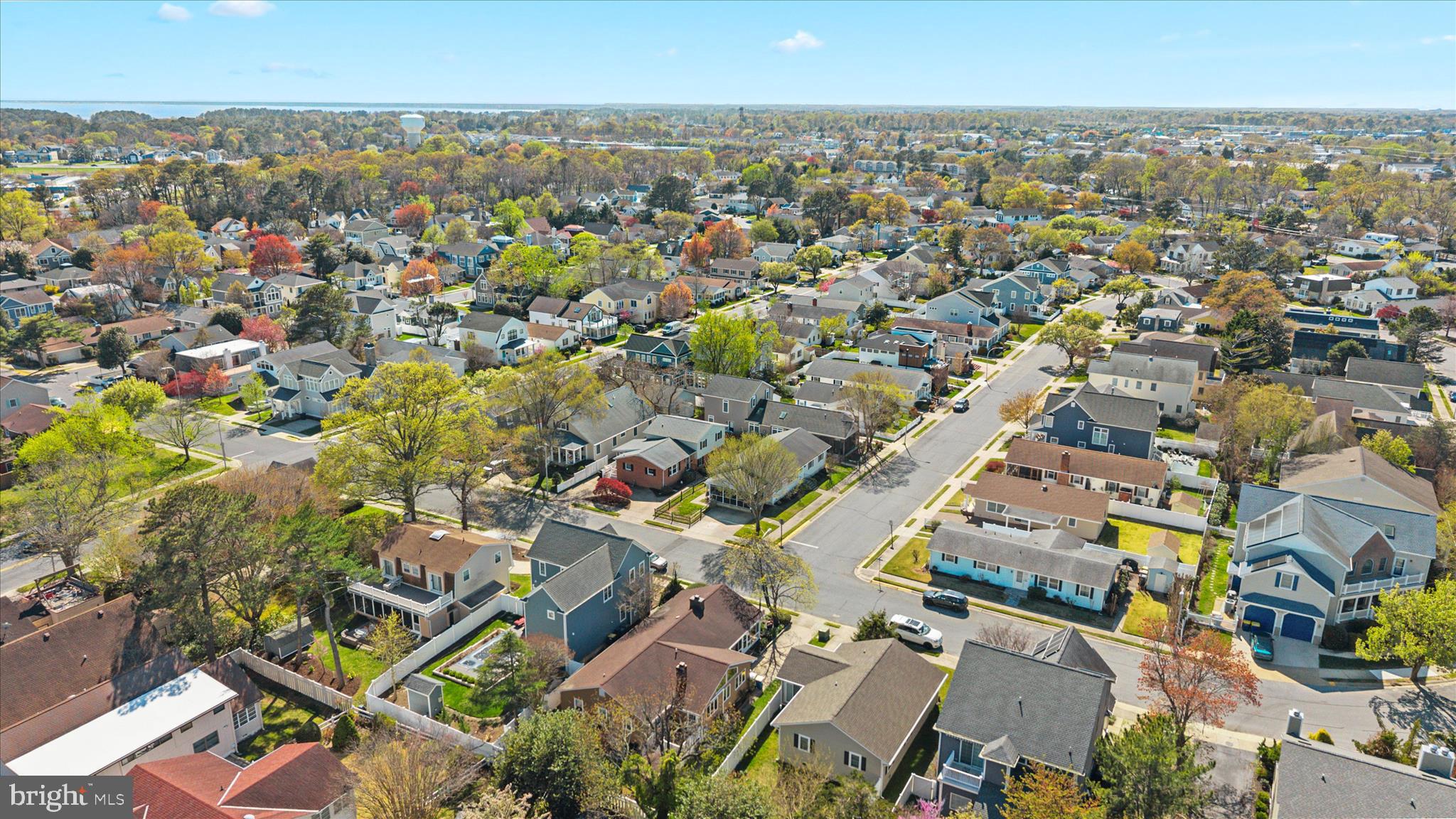 COUNTRY CLUB ESTATES - Residential