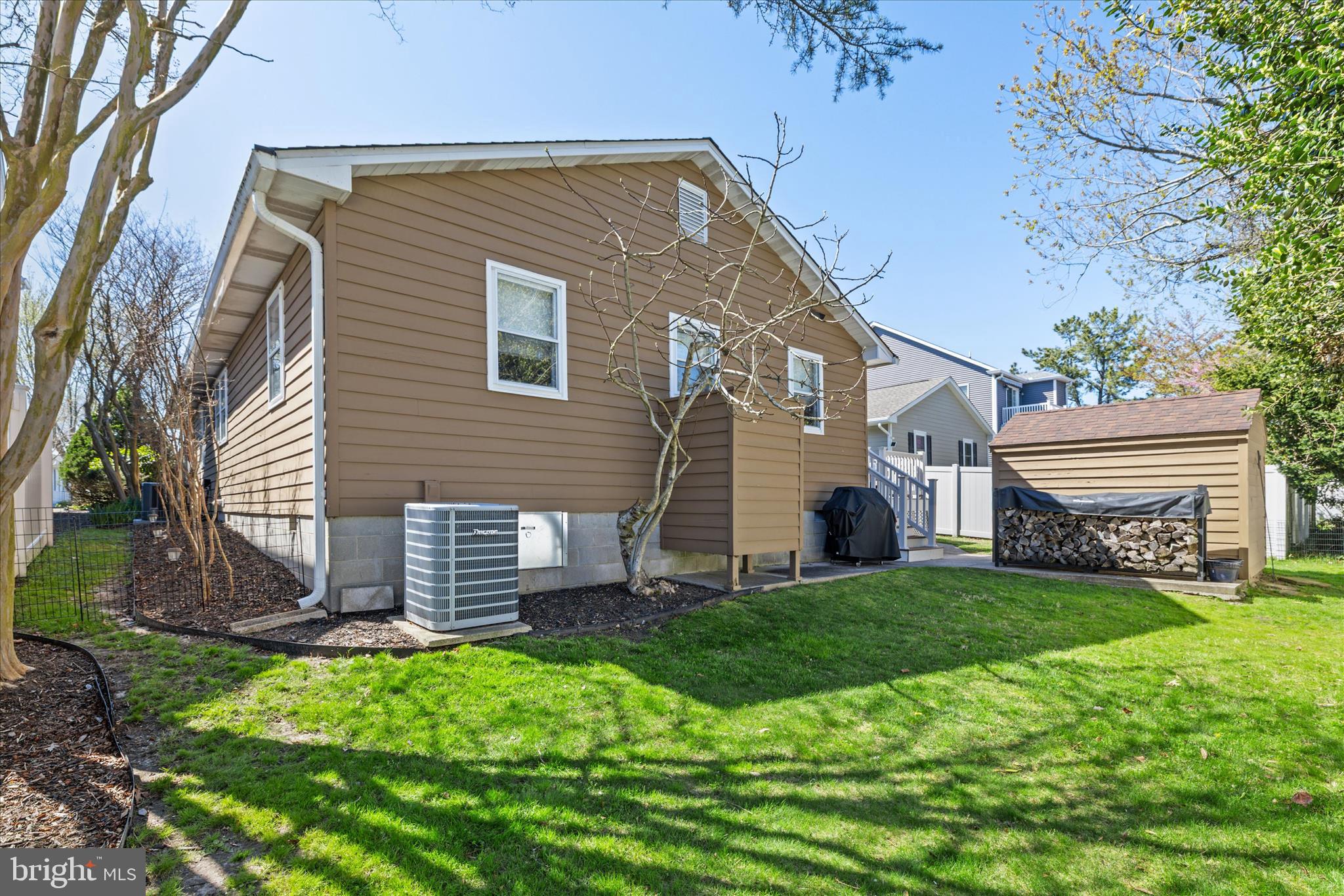 COUNTRY CLUB ESTATES - Residential