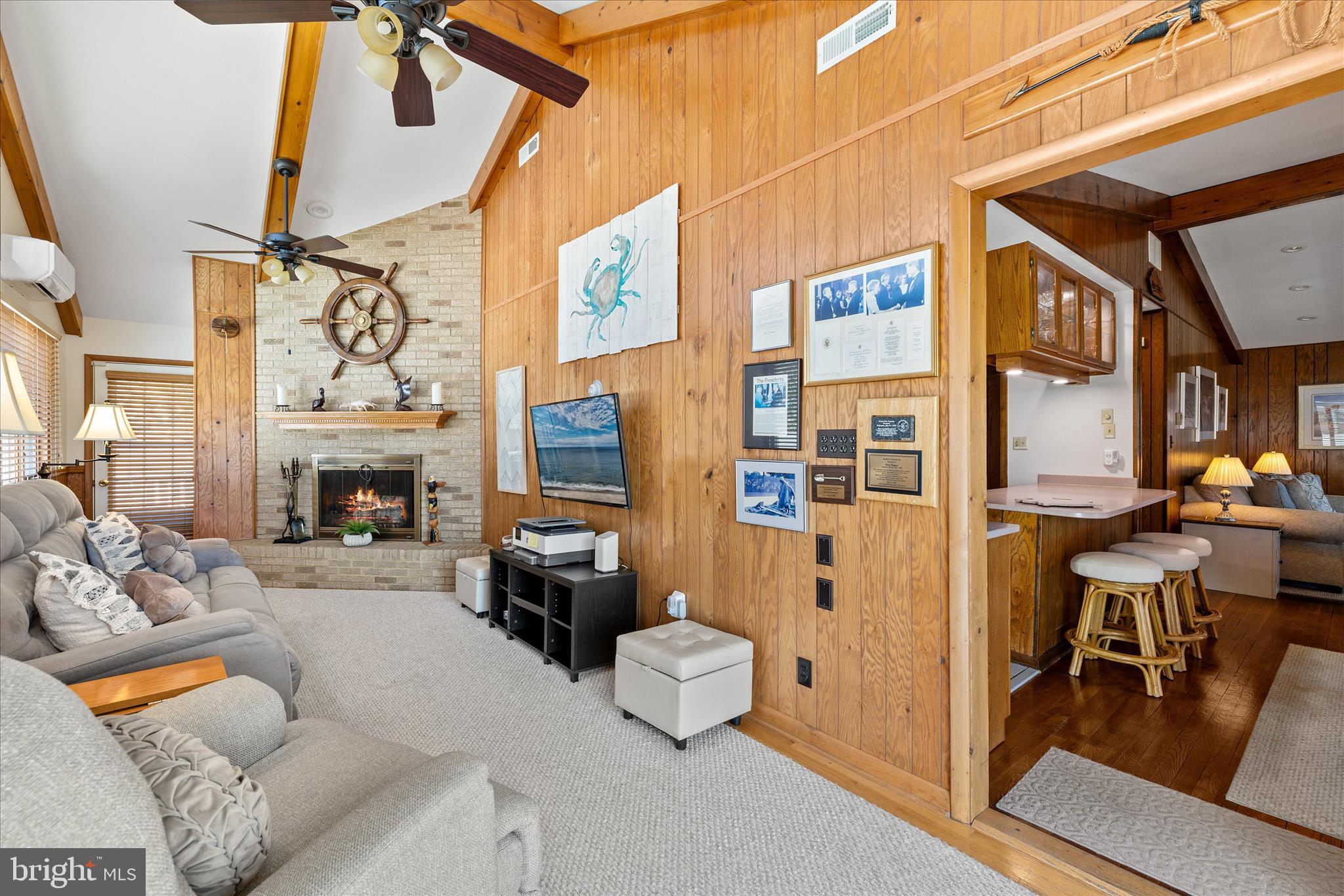 COUNTRY CLUB ESTATES - Residential