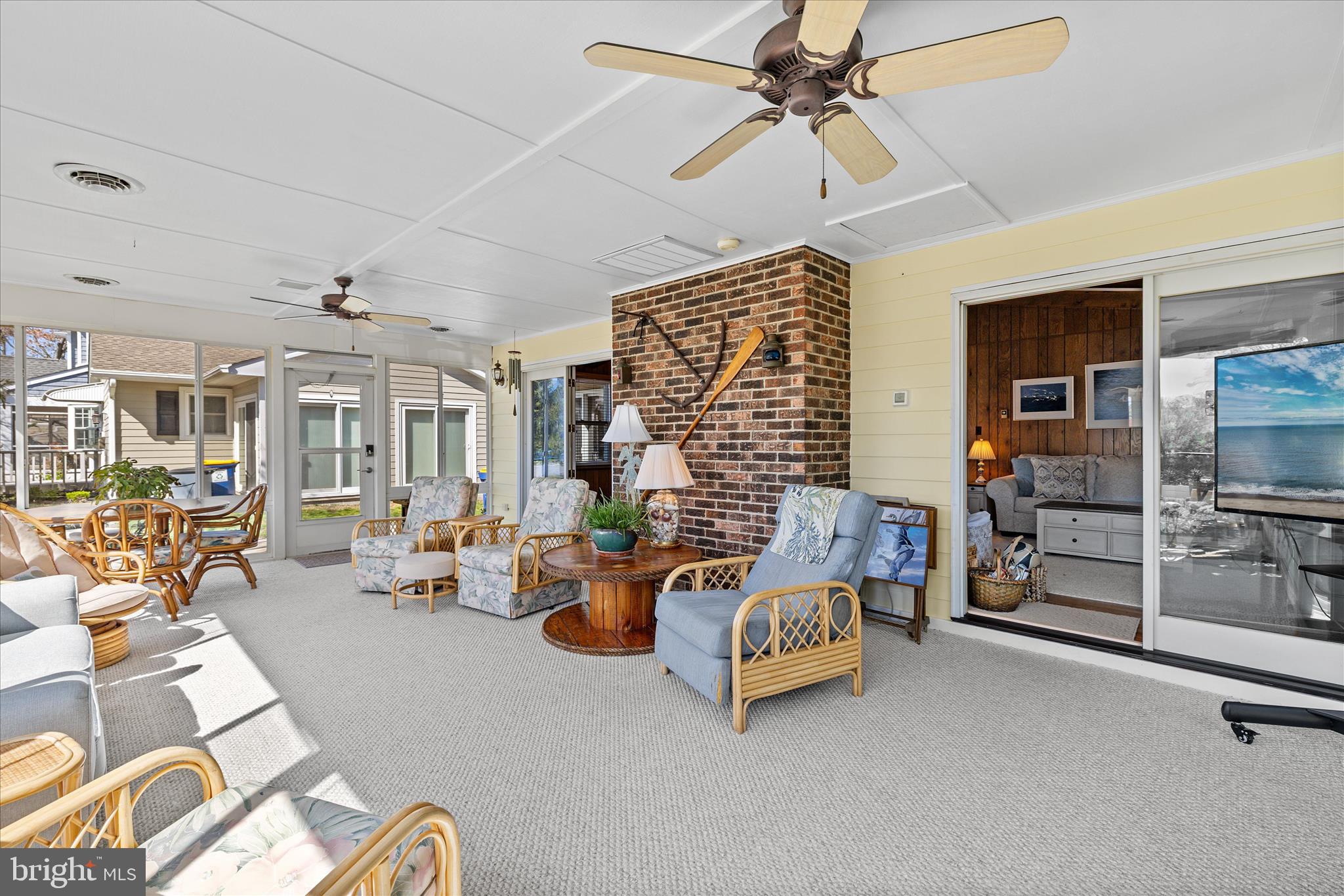 COUNTRY CLUB ESTATES - Residential