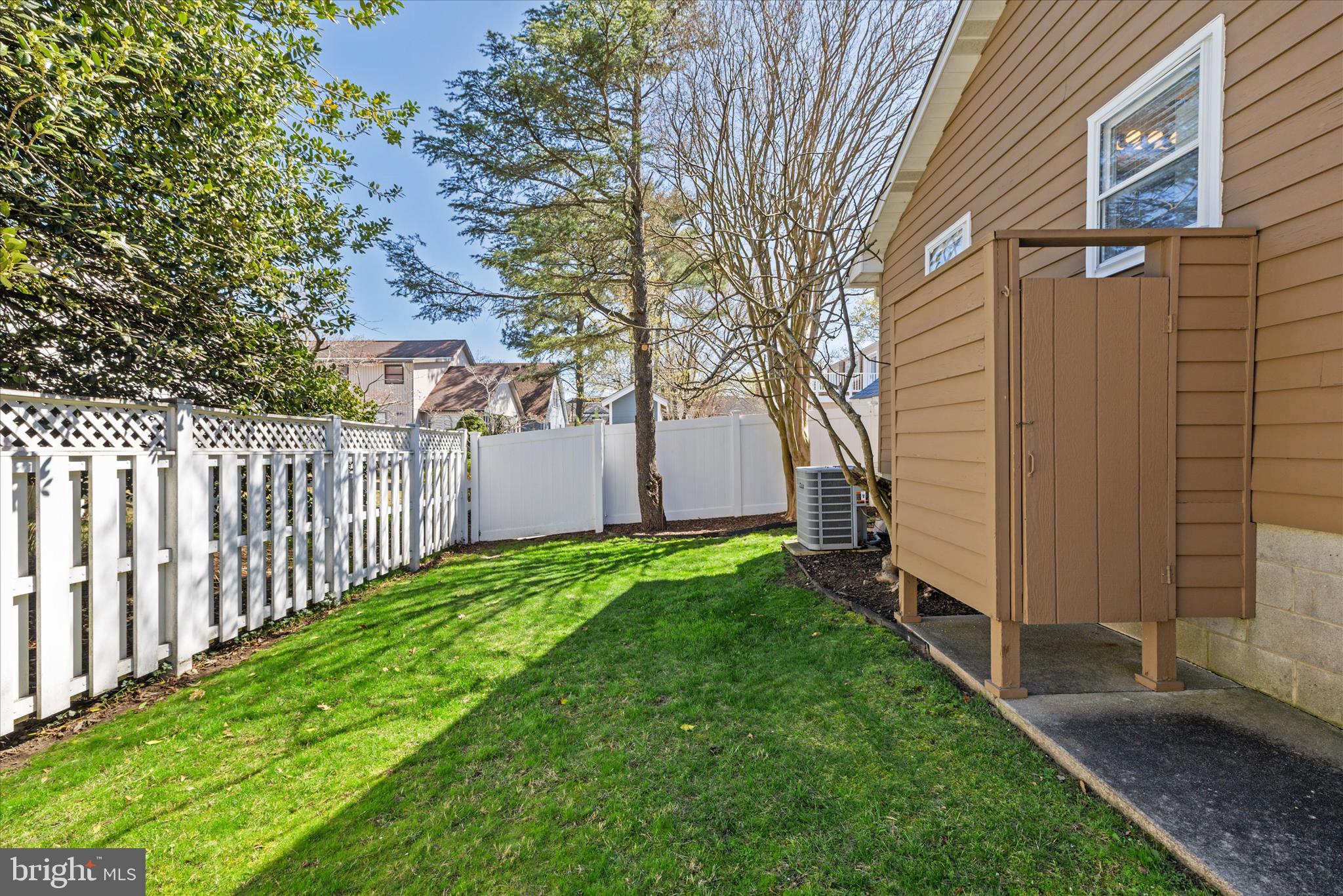 COUNTRY CLUB ESTATES - Residential