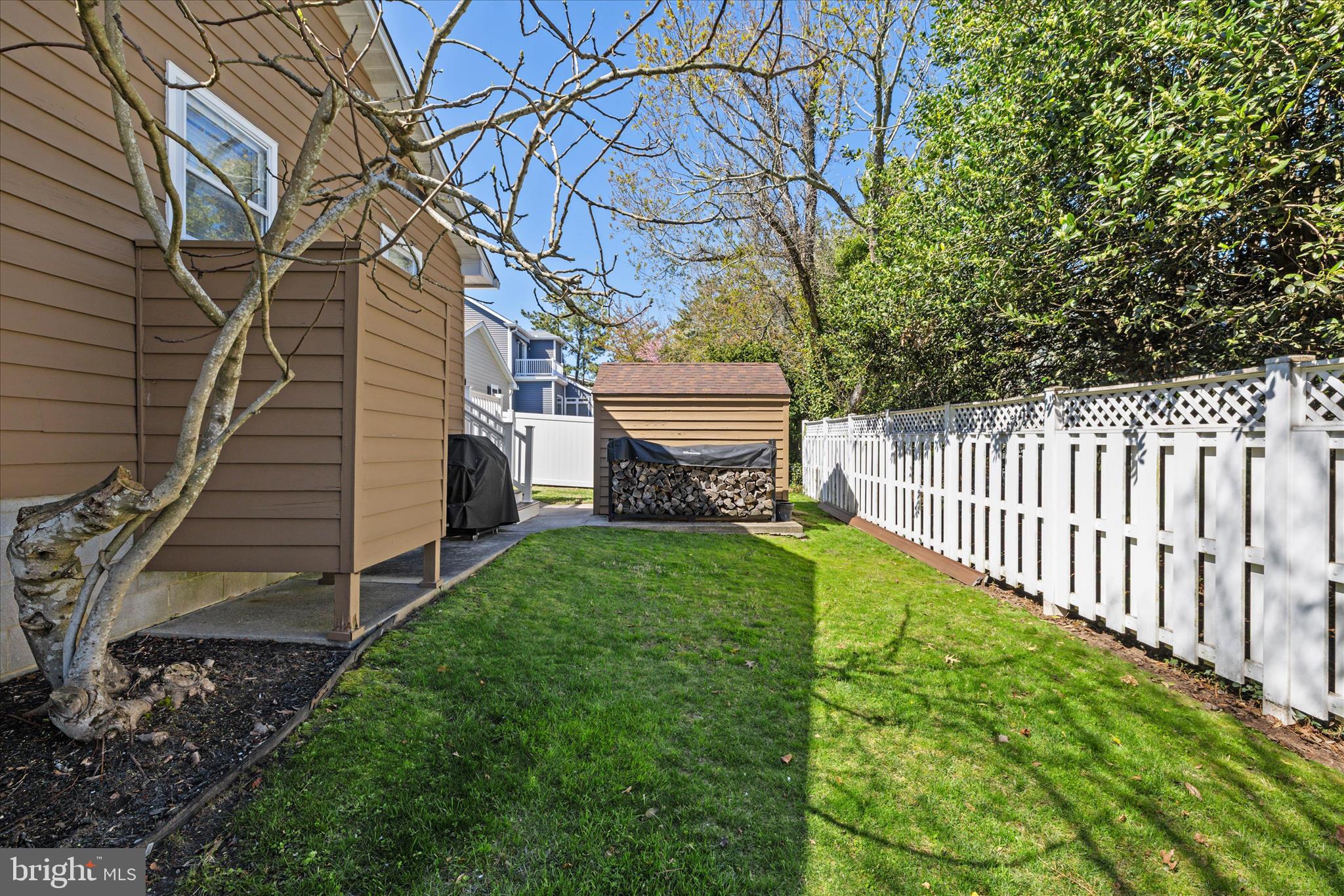 COUNTRY CLUB ESTATES - Residential