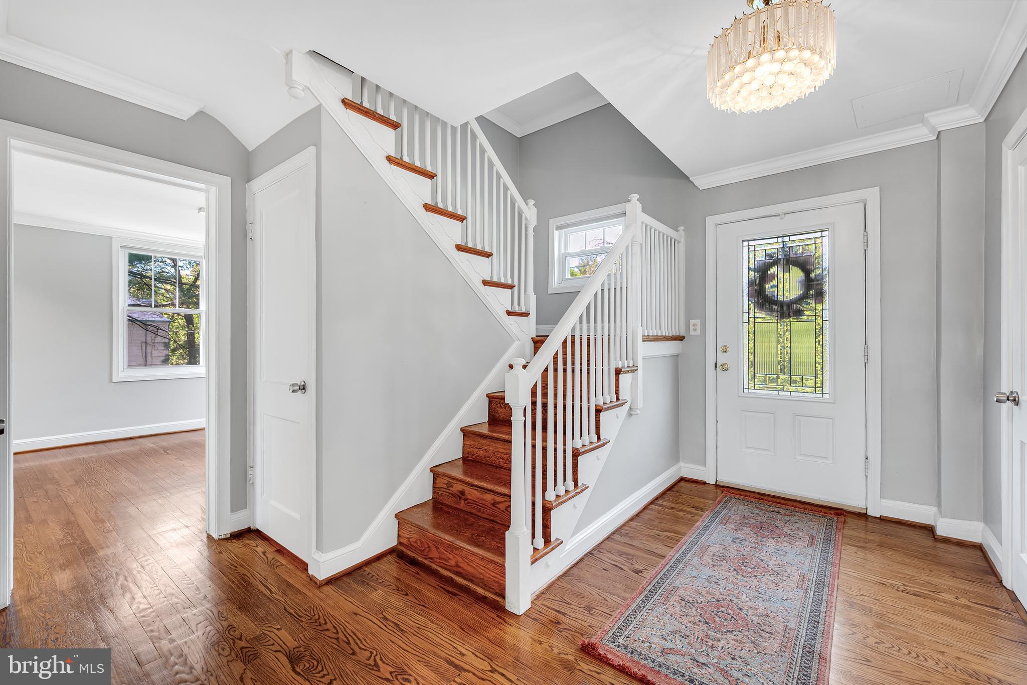 LARCHMONT KNOLLS - Residential